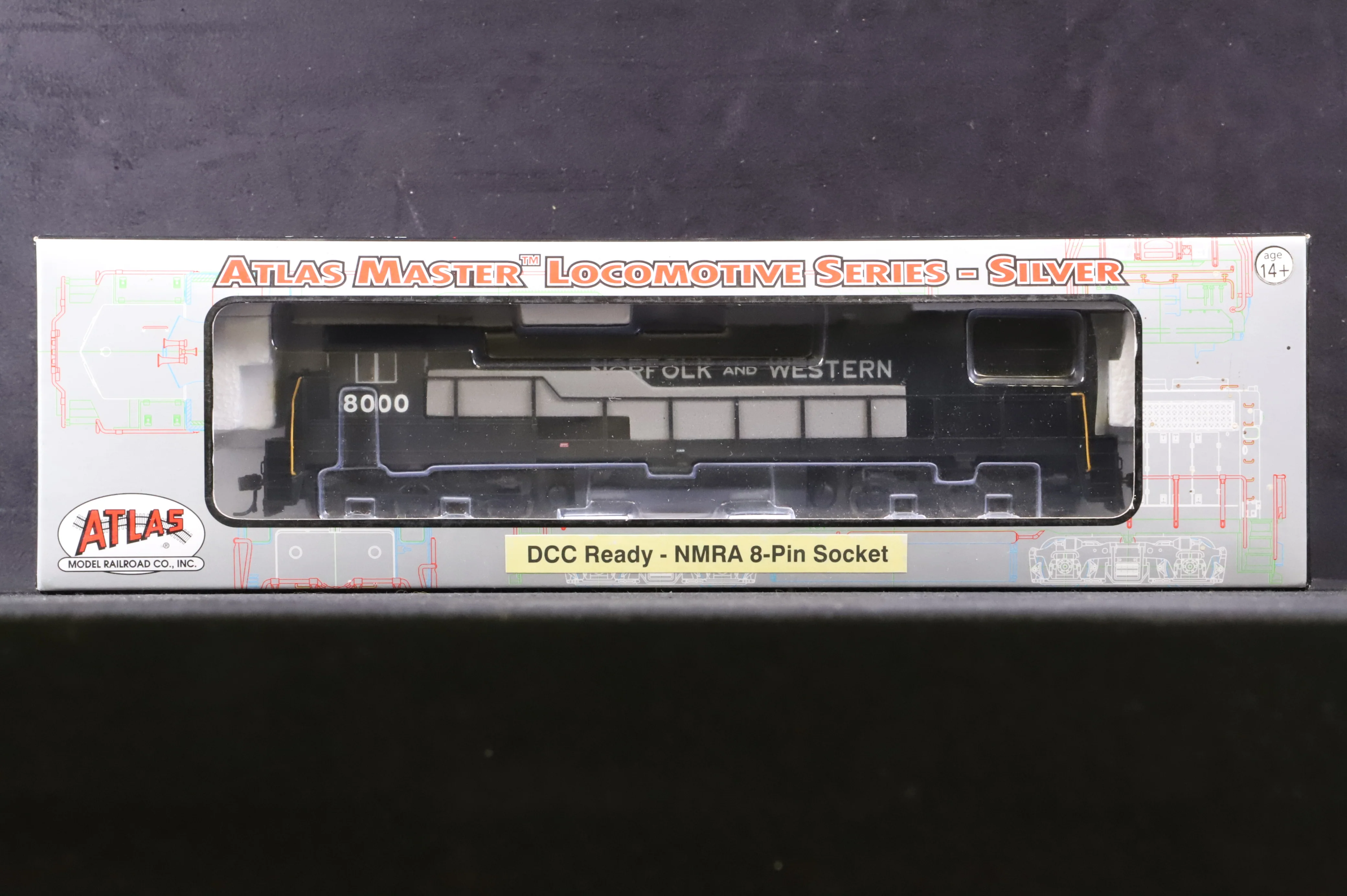 Atlas HO 10000888 U30C Phase 3 Loco No.8000 in Norfolk & Western Black