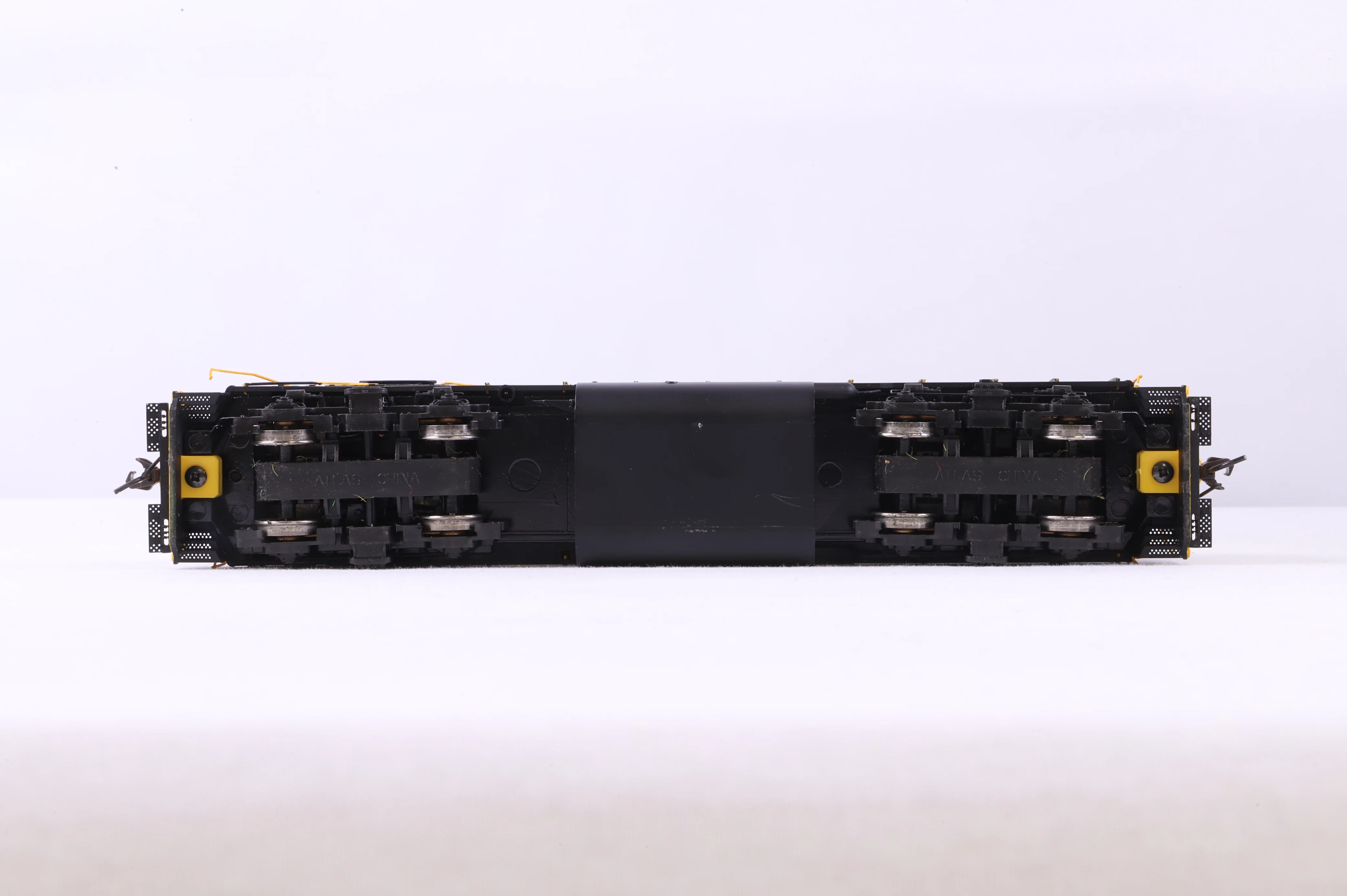 Atlas HO 9157 GP-38 Locomotive Low Nose '2028' Pittsburg & Lake Erie DCC Fitted - Image 4