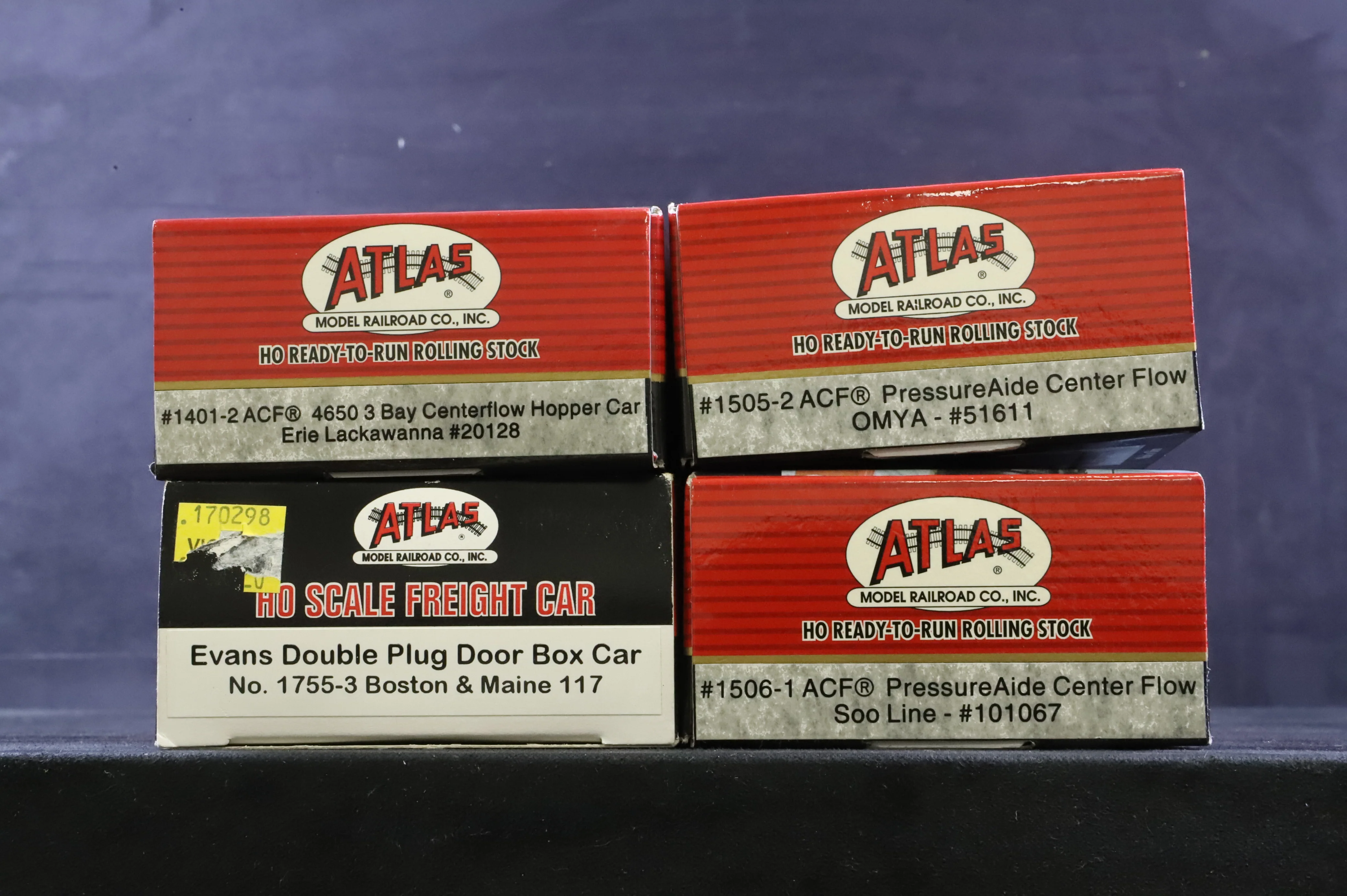 Atlas HO Rake Of 4 Mixed Hopper Wagons Inc. 1401-2, 1755-3, 1505-2 & 1506-1 - Image 4