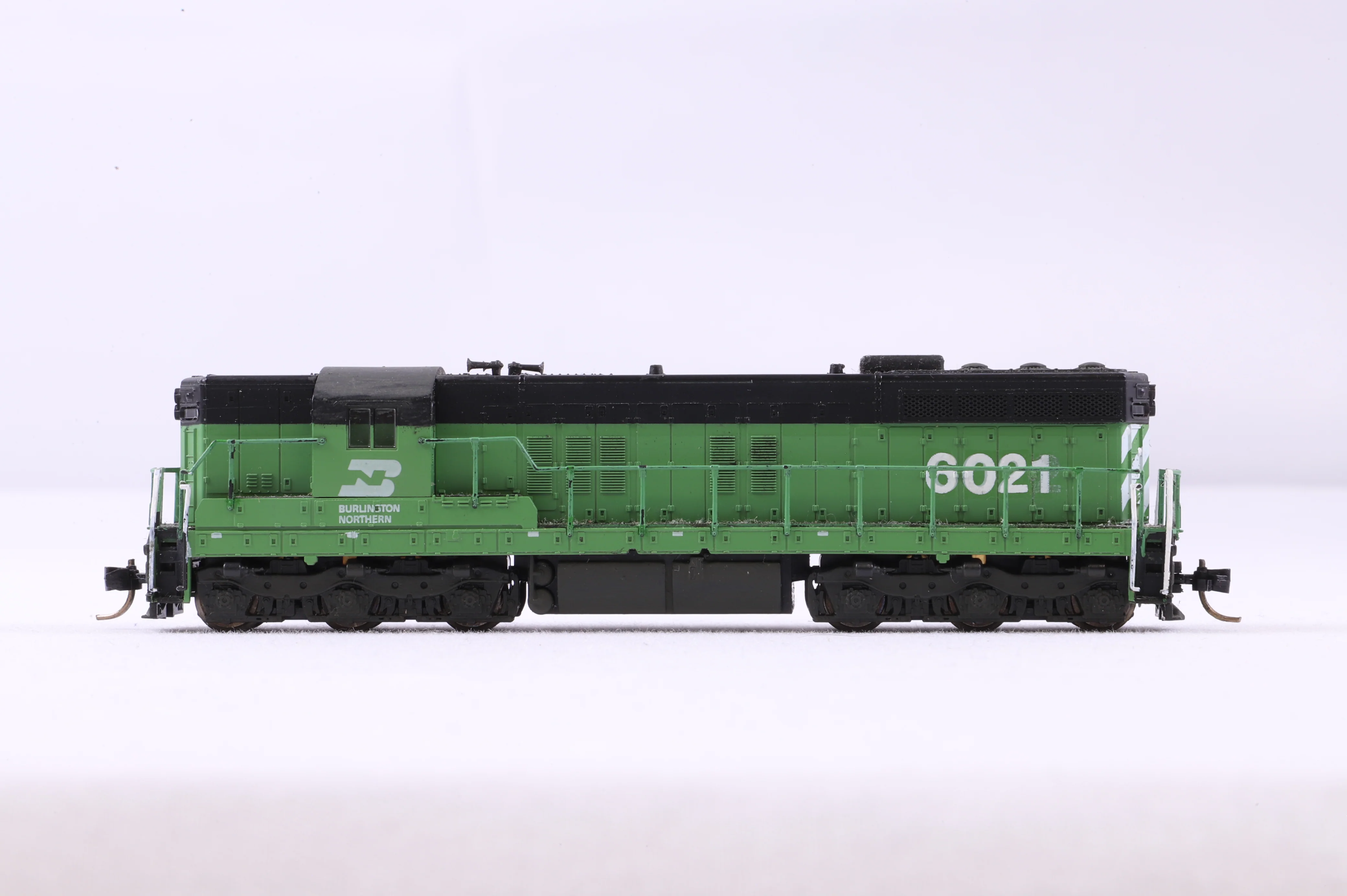 Atlas N 4516 EMD SD7 Burlington Northern '6021', Renumbered - Image 3