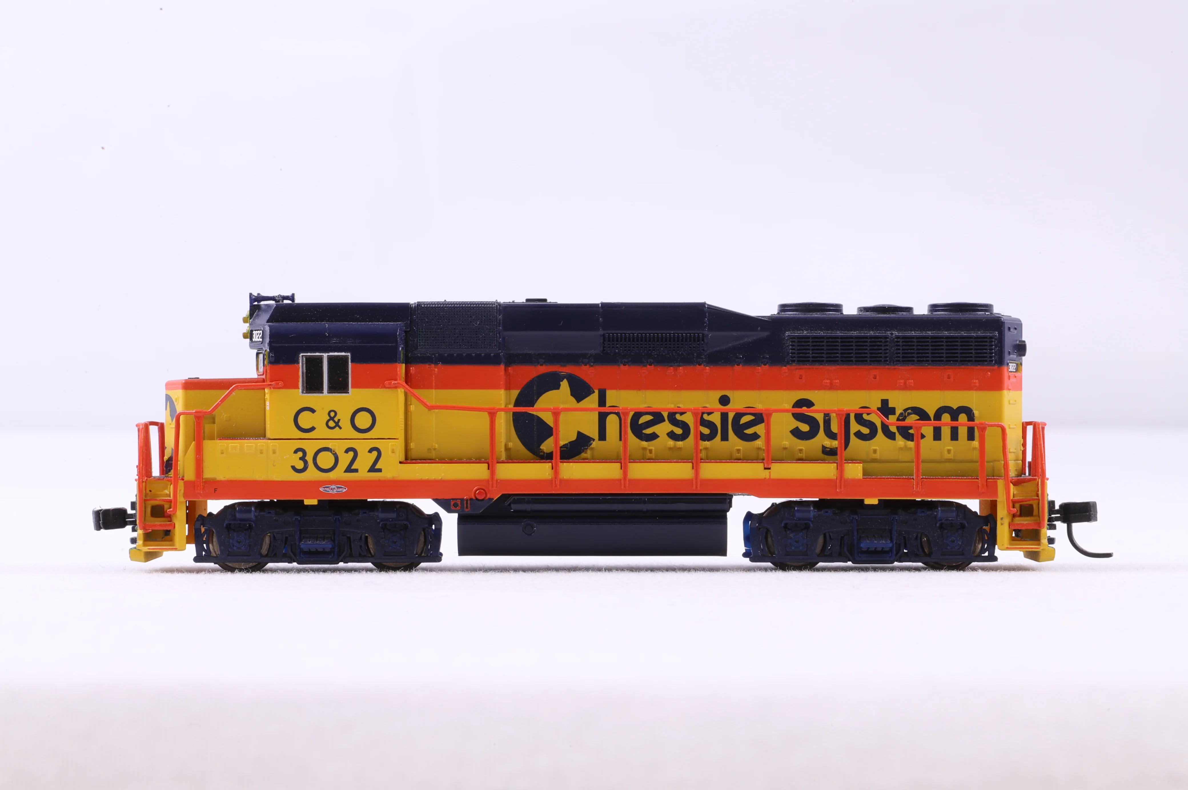 Atlas N 47508 GP-30 Diesel Locomotive '3022' Chessis System - Image 3