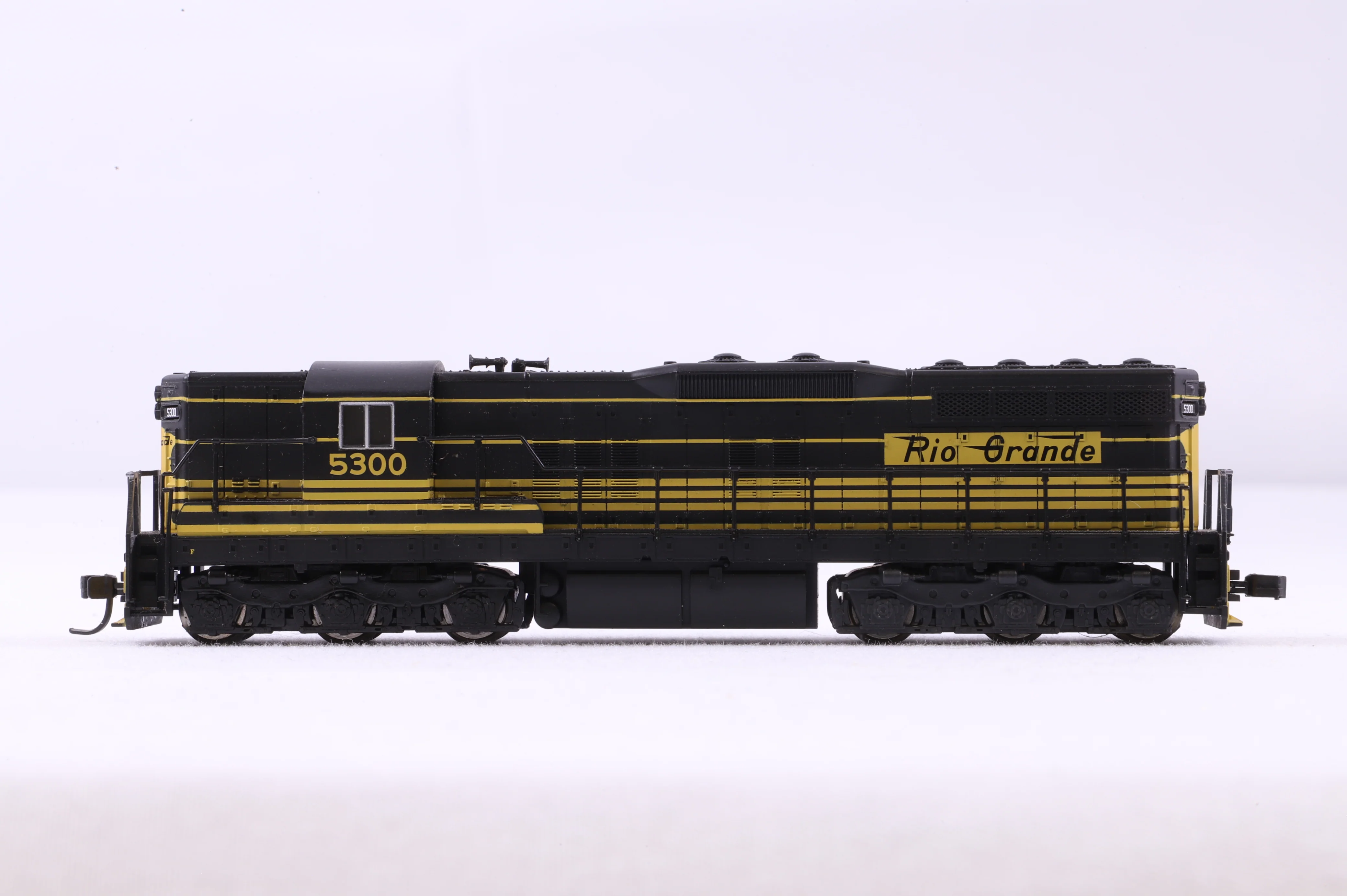 Atlas N 53610 SD-7 Diesel Locomotive '5300' Rio Grande - Image 3