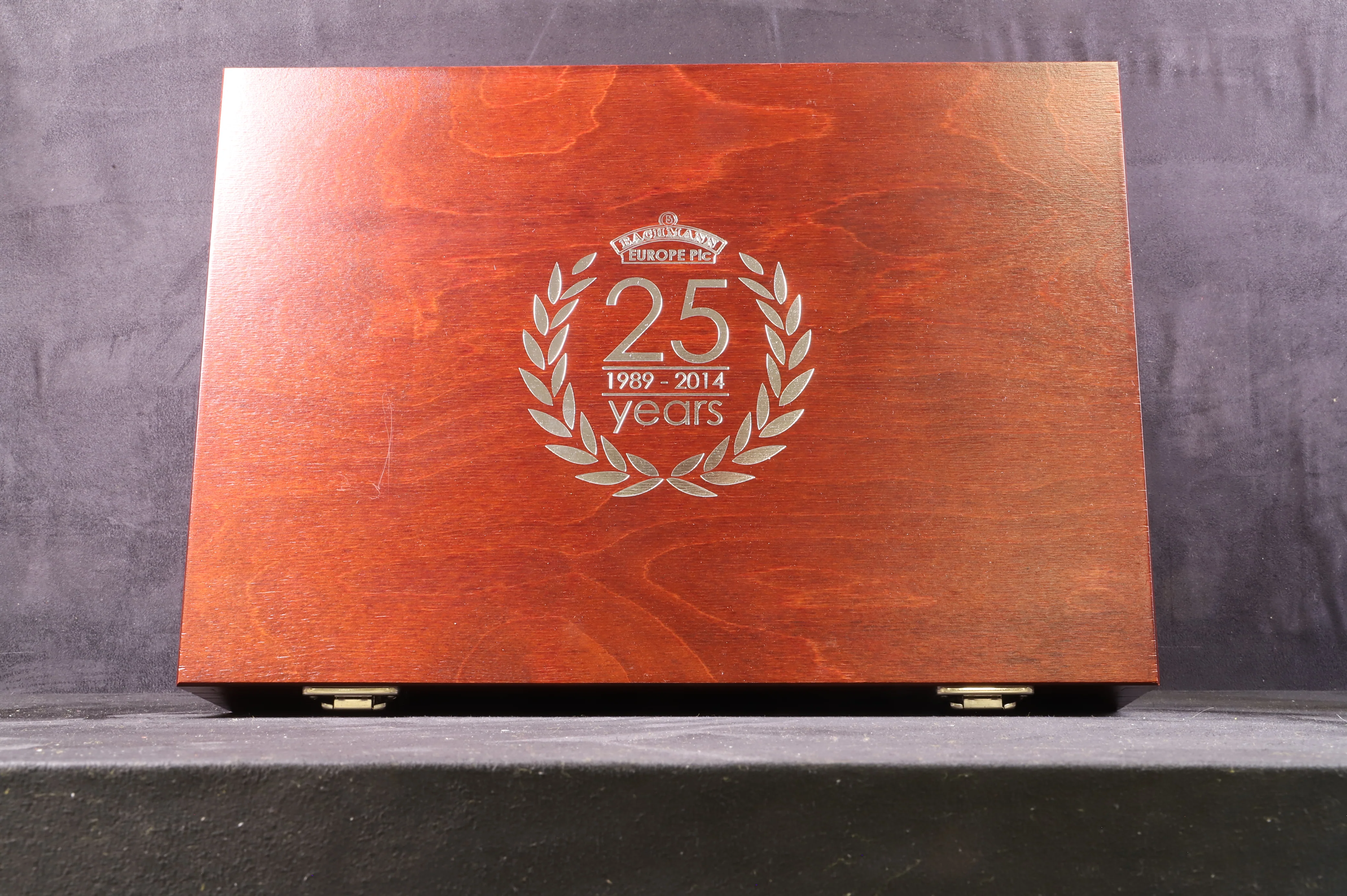 Bachmann OO 25-2014 Silver Anniversary Set Class 5P Jubilee & Class 47 In Wooden Presentation Box - Image 2