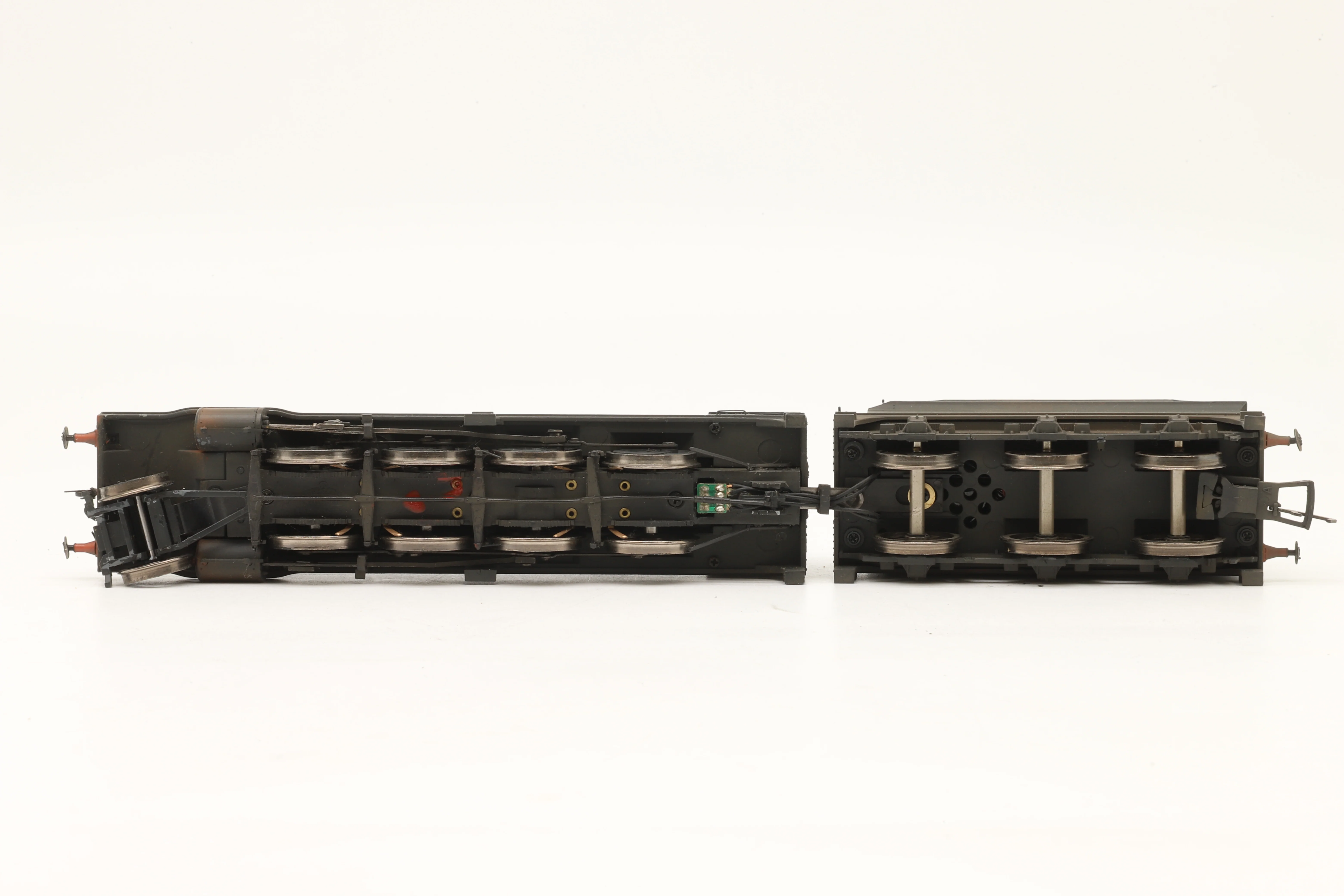 Bachmann OO 31-128 3000 Class ROD No.3036 in BR Black w/ Early Crests – TTS Sound & Weathered - Image 4