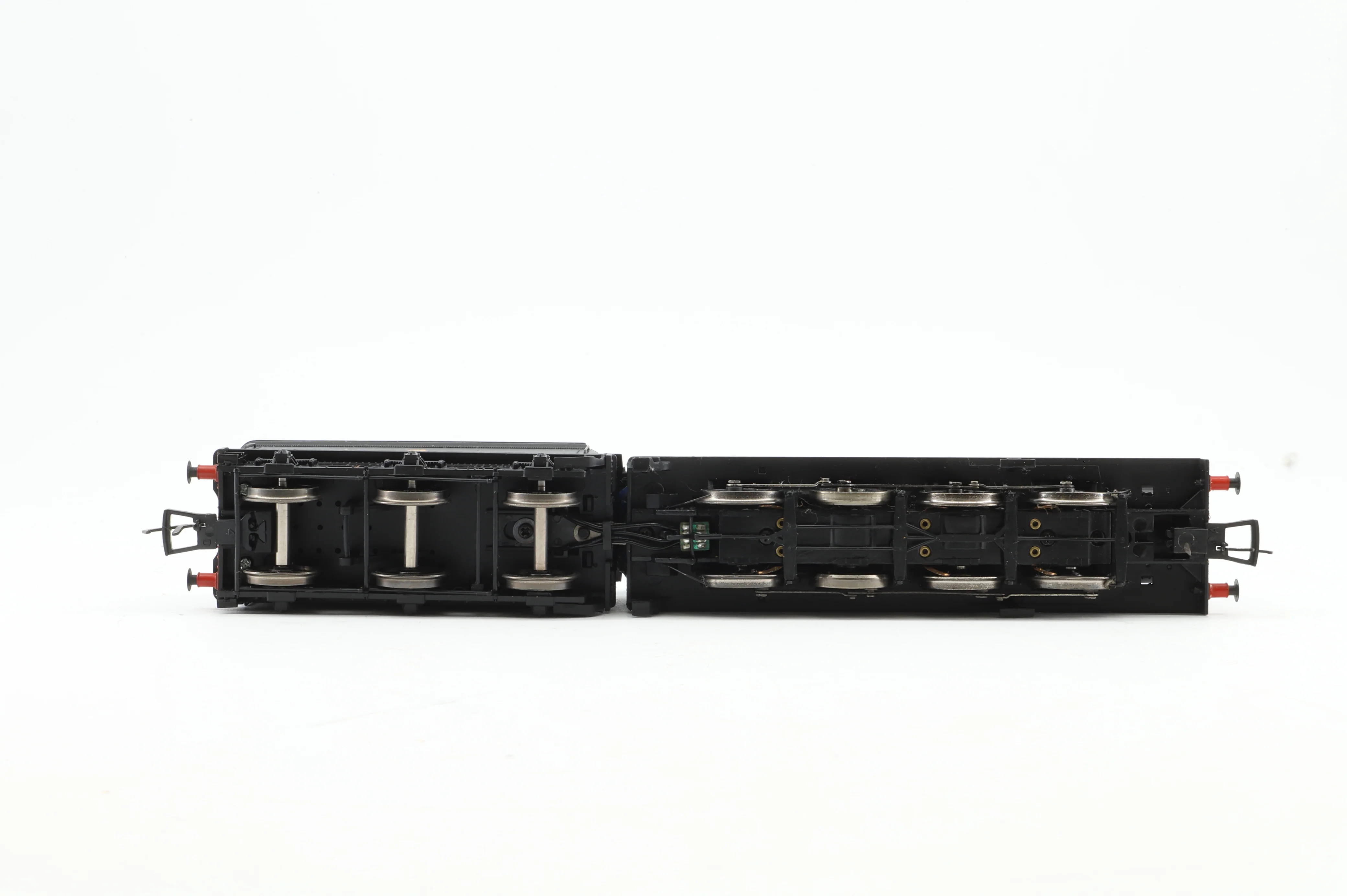 Bachmann OO 31-475 Class G2A 49395 in BR Black w/ Tender Back Cab & Early Crests - Image 3