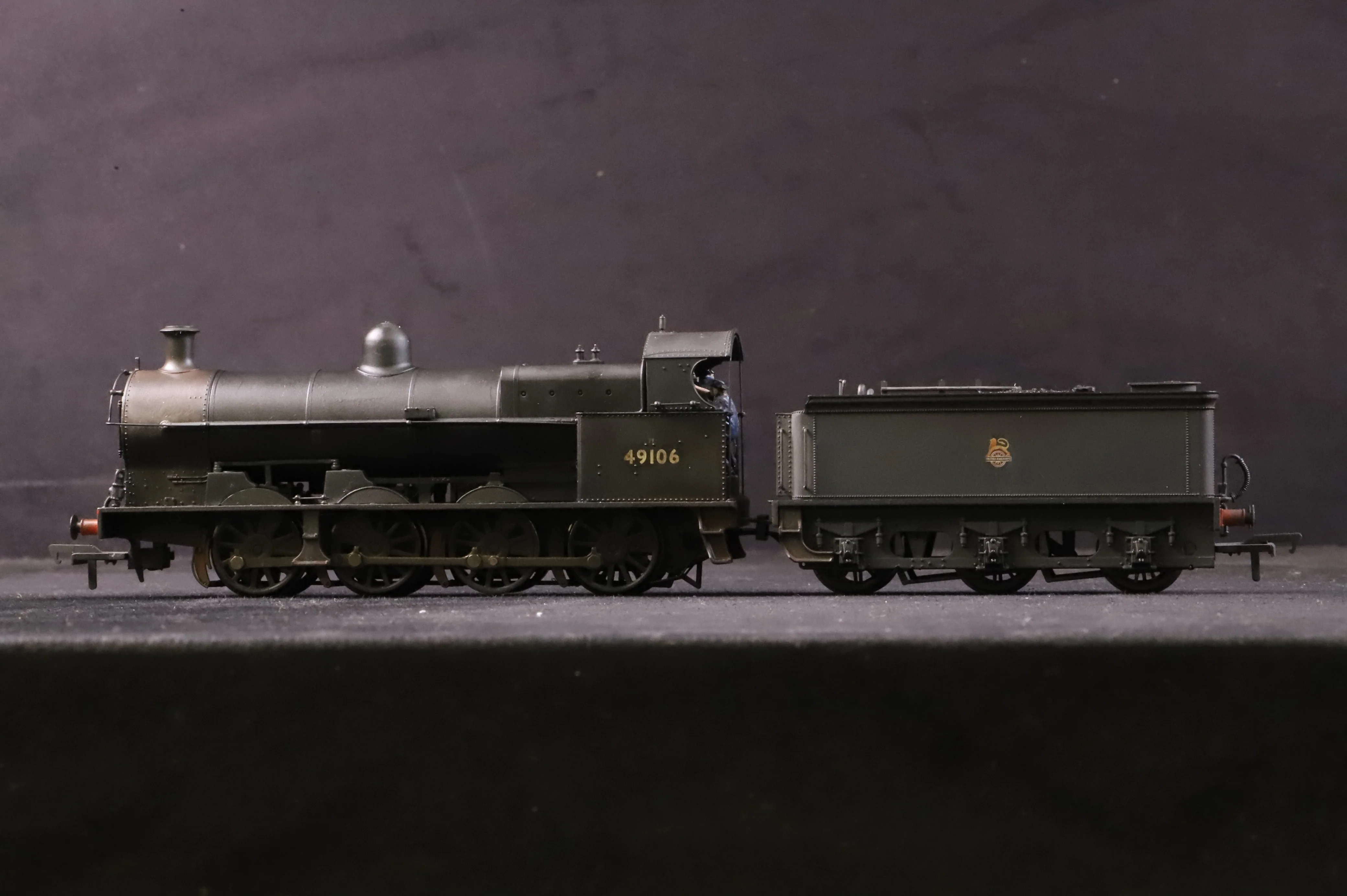 Bachmann OO 31-481 Class G2A '49106' BR Black E/C Weathered - Image 3