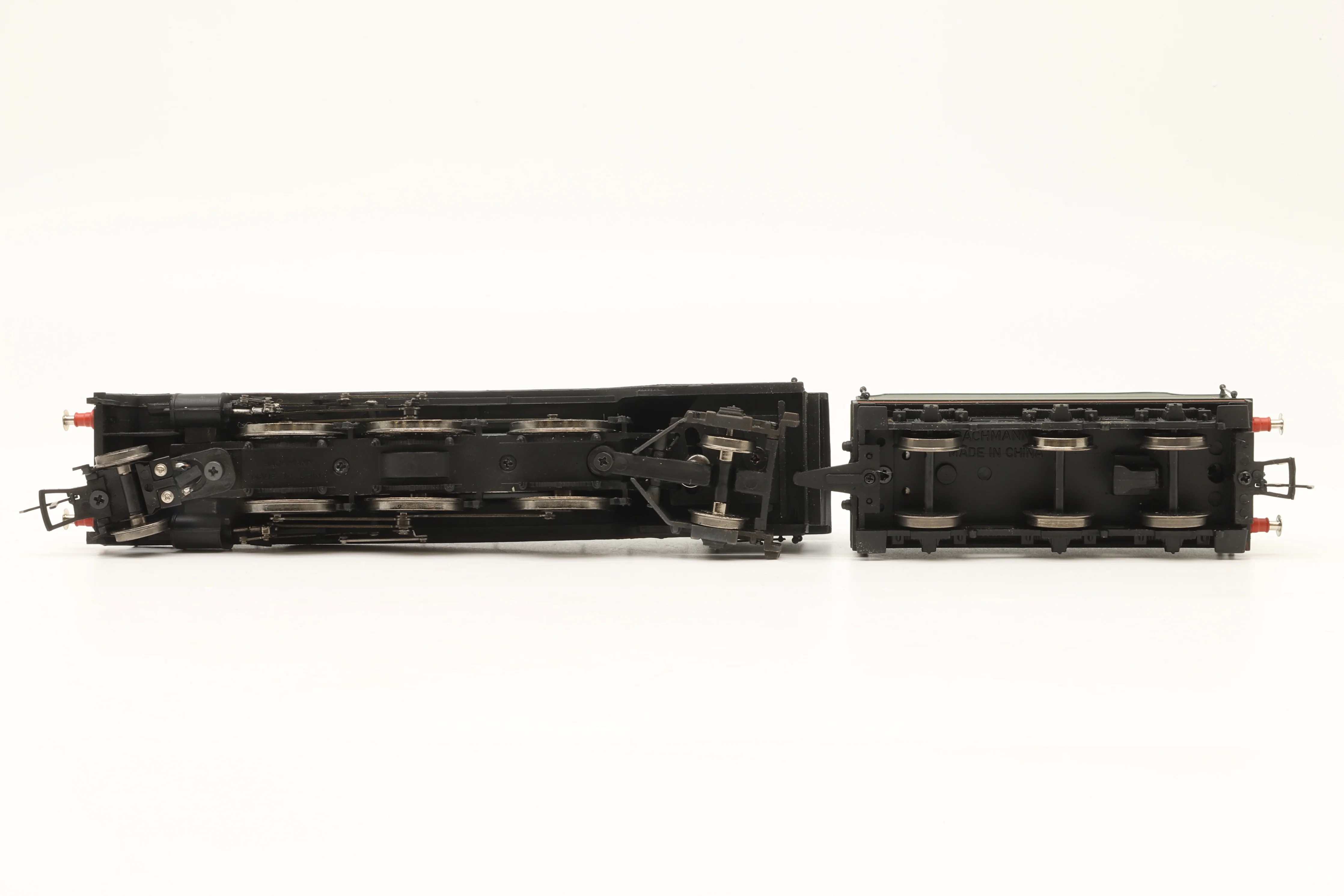 Bachmann OO 31-550 Class V2 '60800' 'Green Arrow' BR Lined Green L/C - Image 4