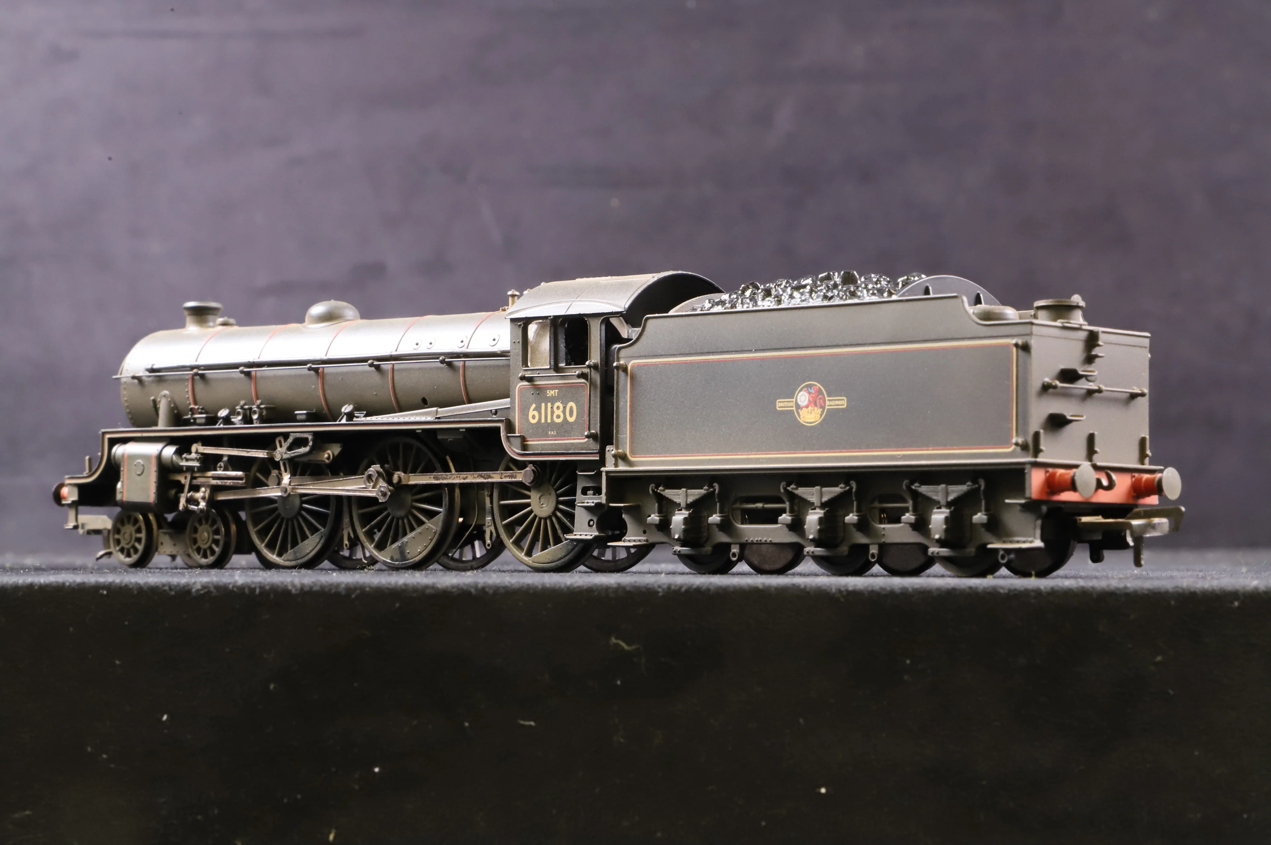 Bachmann OO 31-716 Class B1 61180 in BR Lined Black L/C Weathered - Image 2