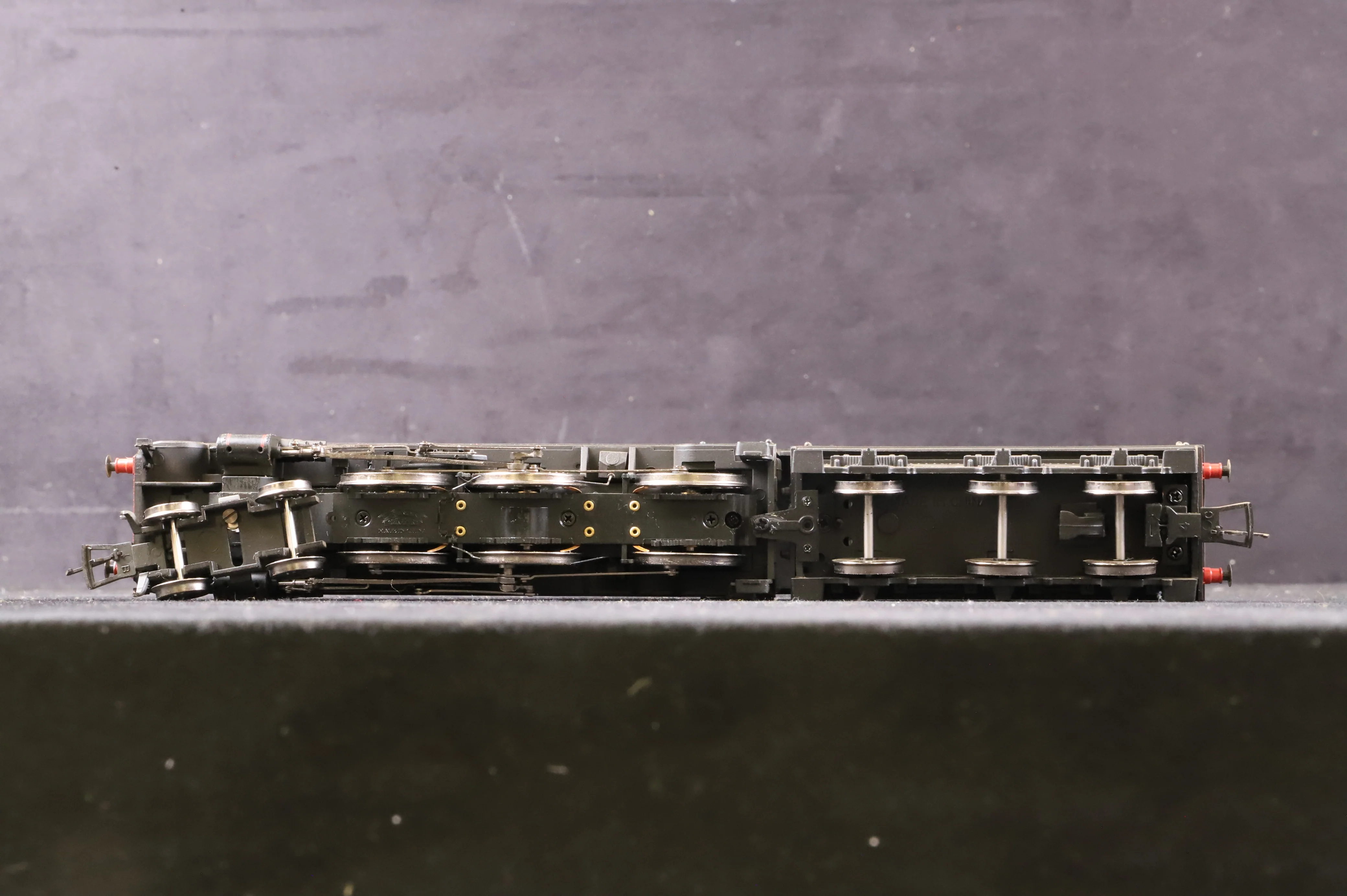 Bachmann OO 31-716 Class B1 61180 in BR Lined Black L/C Weathered - Image 4