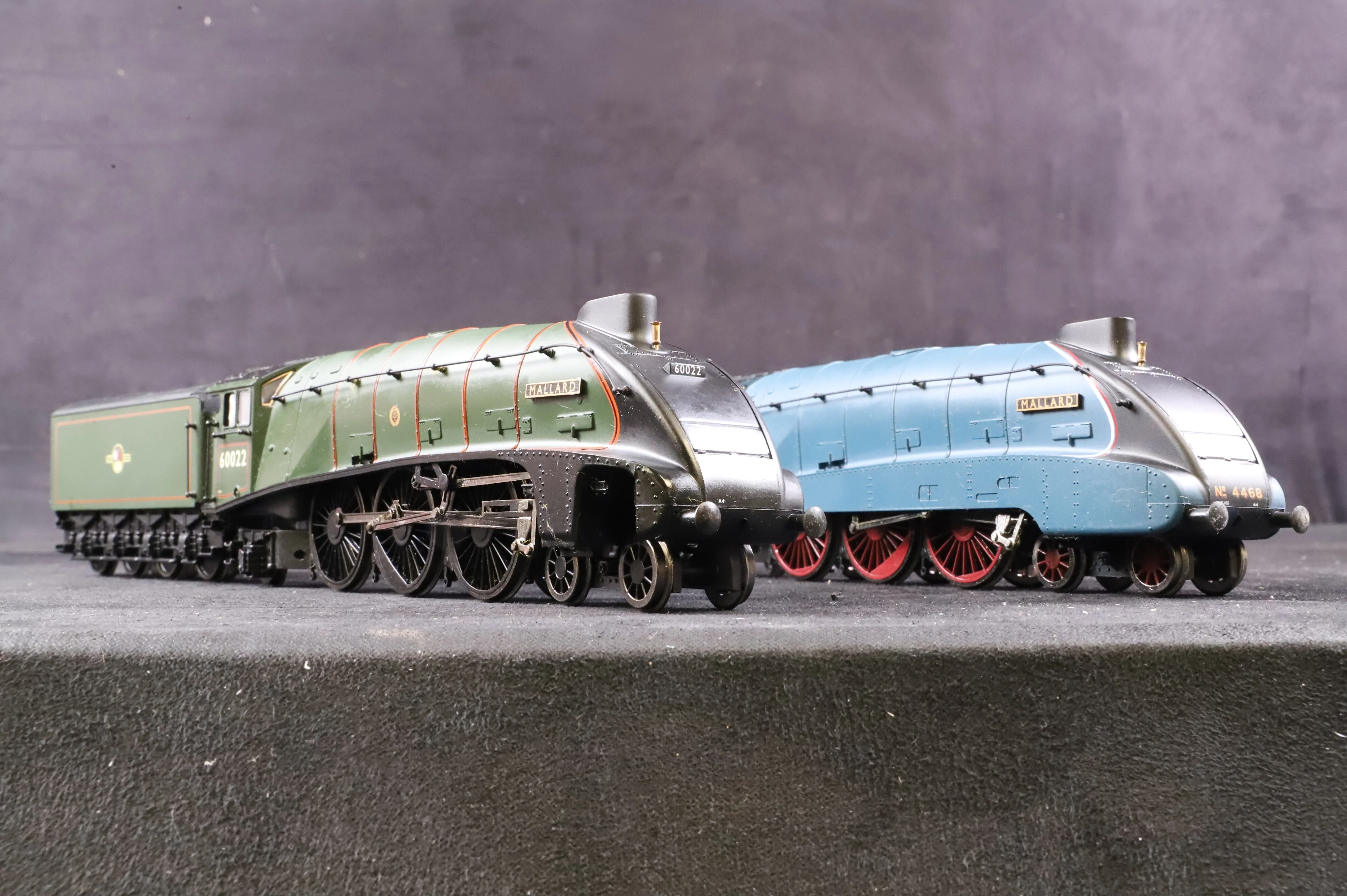 Bachmann OO 31-961 Class A4 'Mallard' '60022' & '4468' Ltd. Ed. Presentation Box 71/1000