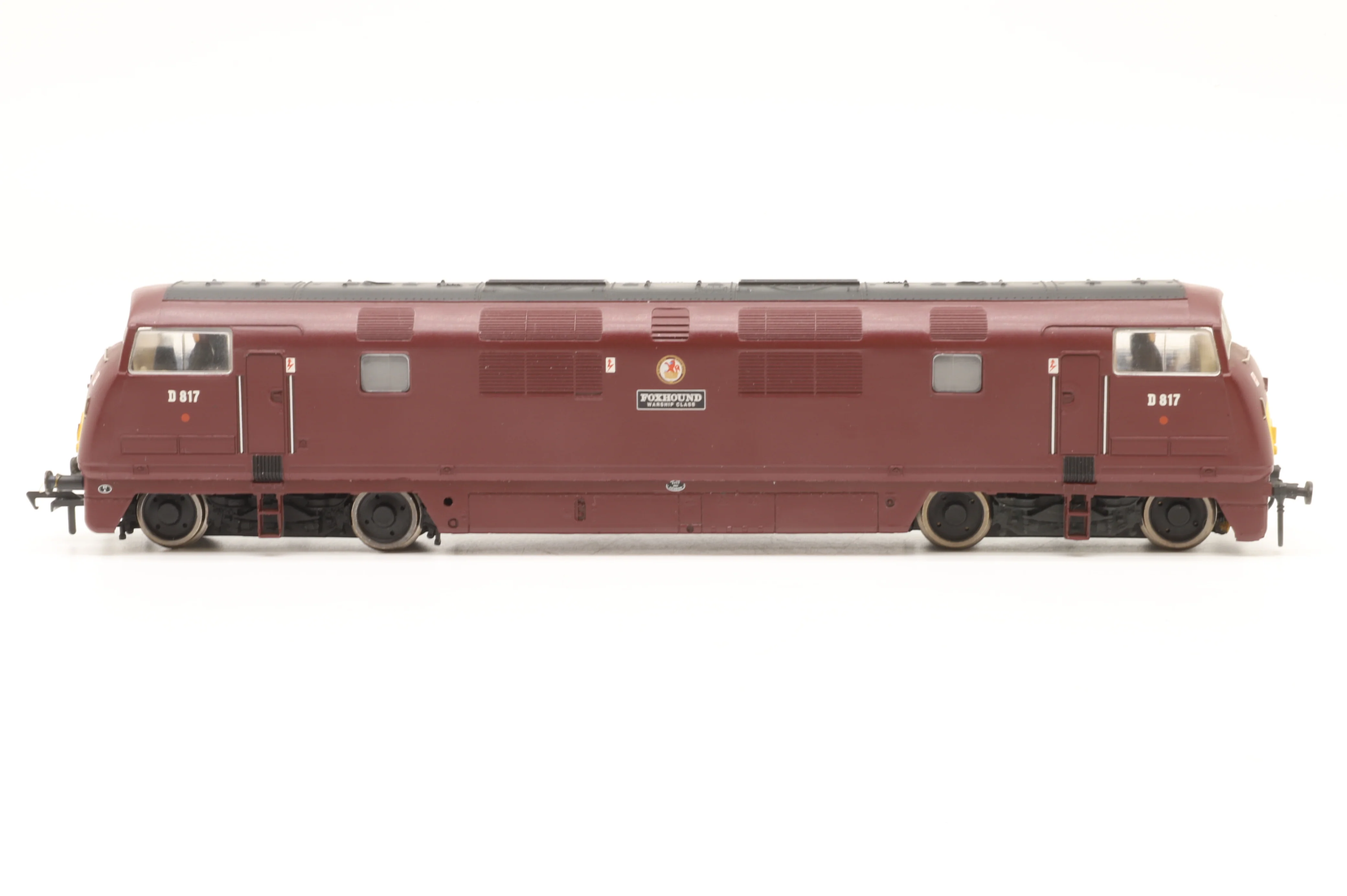 Bachmann OO 32-050 Class 42 Warship Diesel 'D817' 'Foxhound' BR Maroon DCC Sound - Image 3