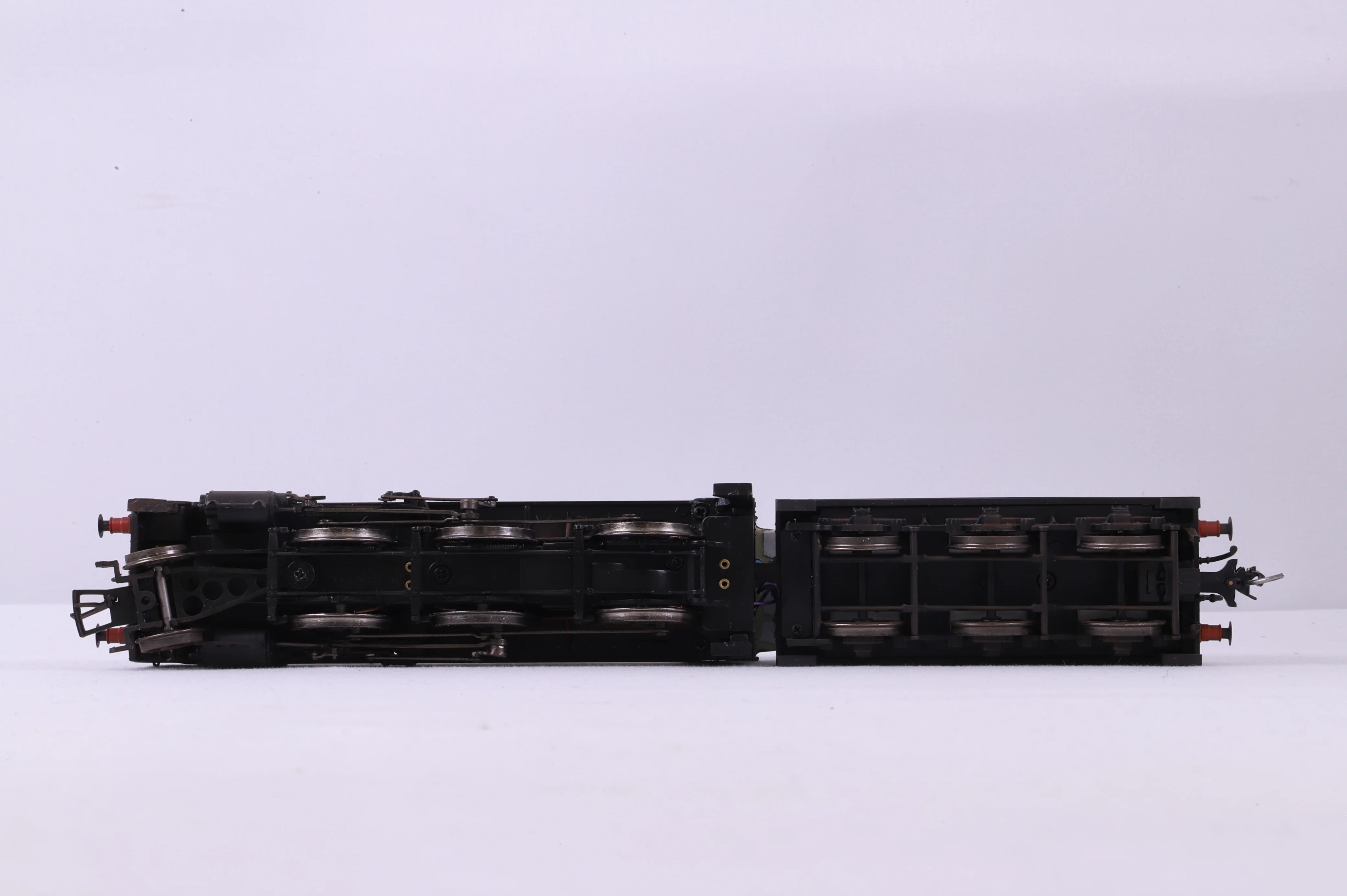Bachmann OO 32-166 N Class No.1406 in SR Black w/ Sunshine Lettering - DCC Sound & TMC Weathered - Image 4
