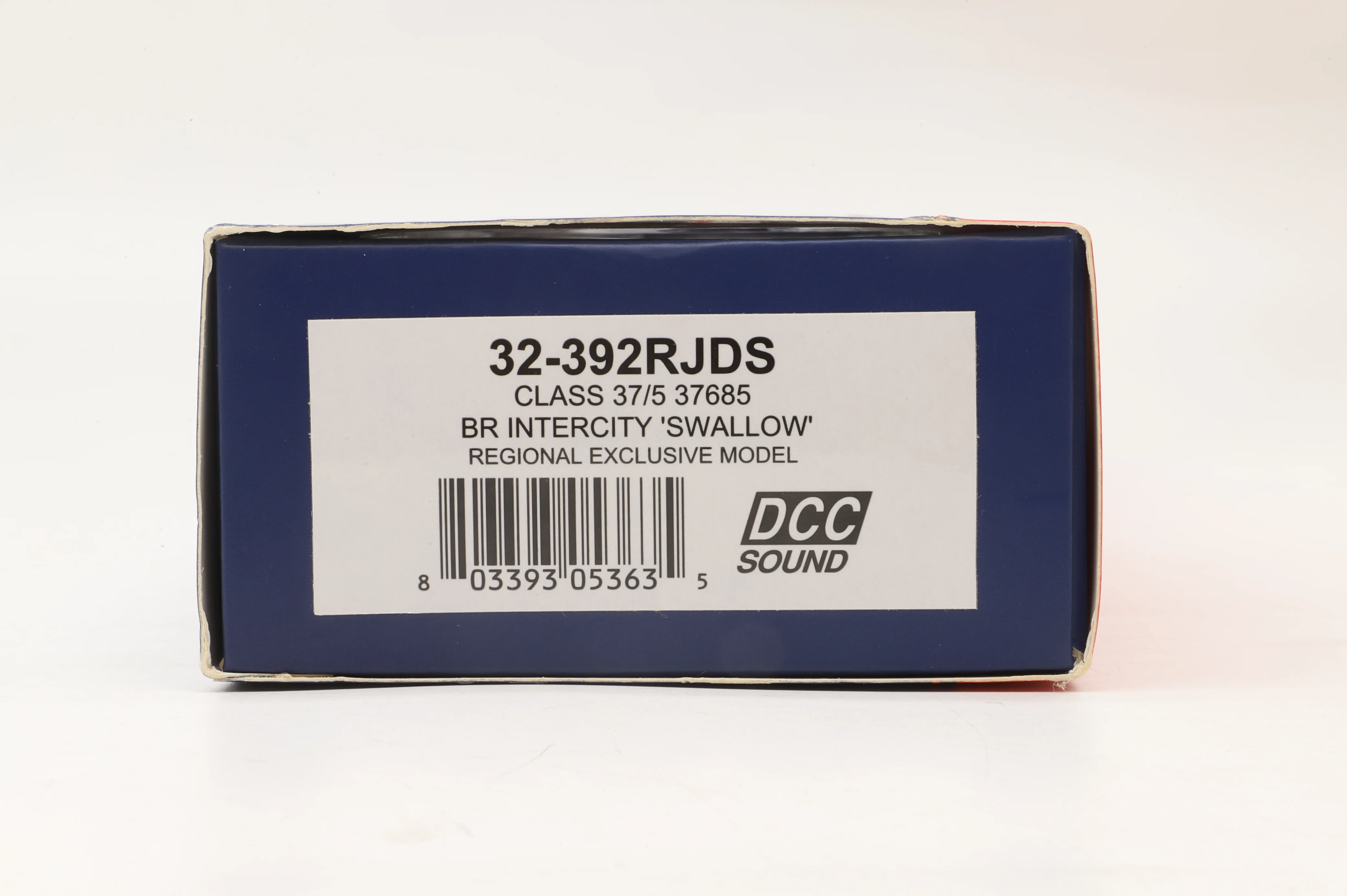 Bachmann OO 32-392RJDS Class 37/5 37685 in BR Intercity Swallow Livery - DCC Sound - Image 3