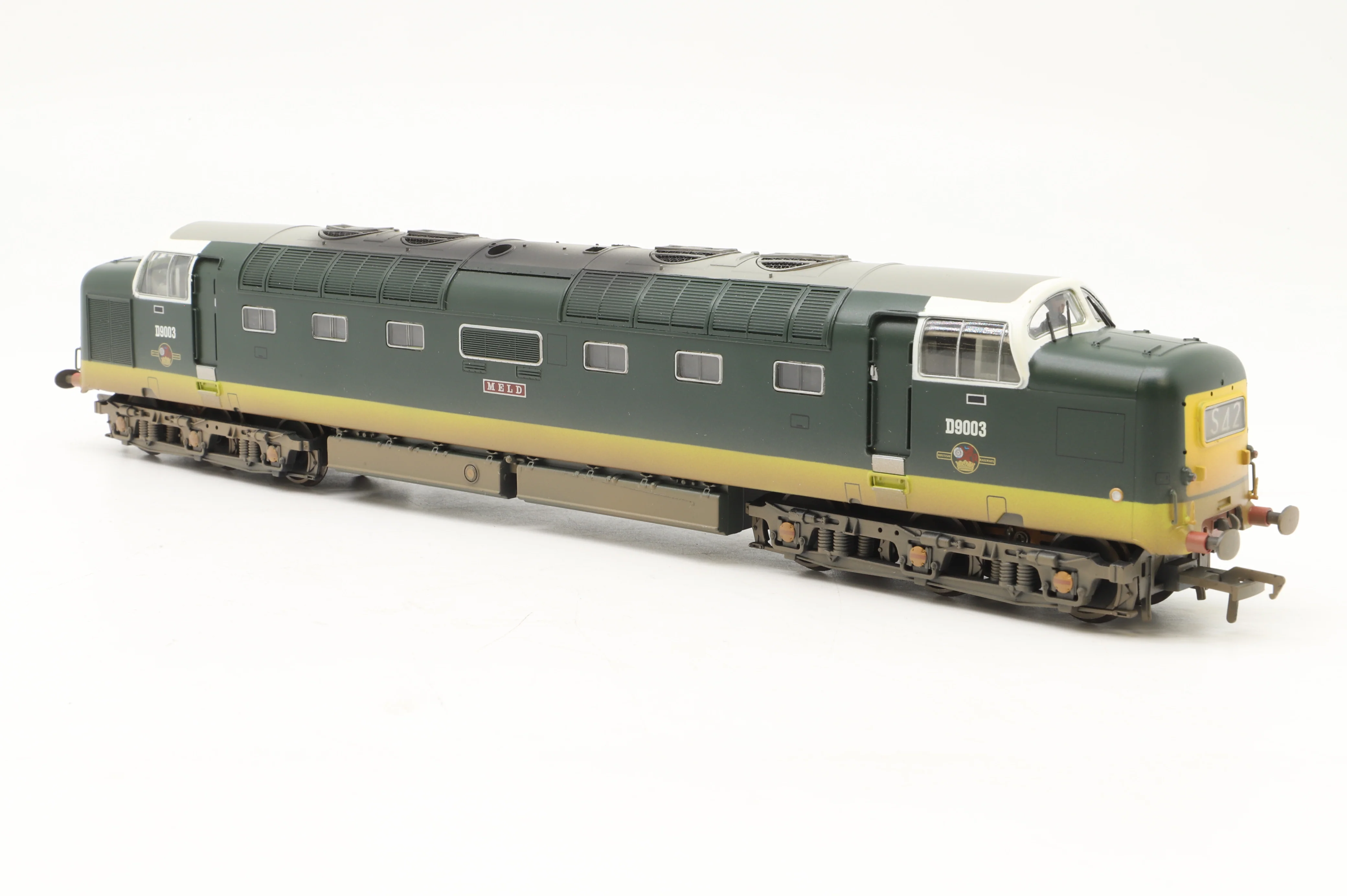 Bachmann OO 32-525UB Class 55 Deltic 'D9003' 'Meld', Weathered