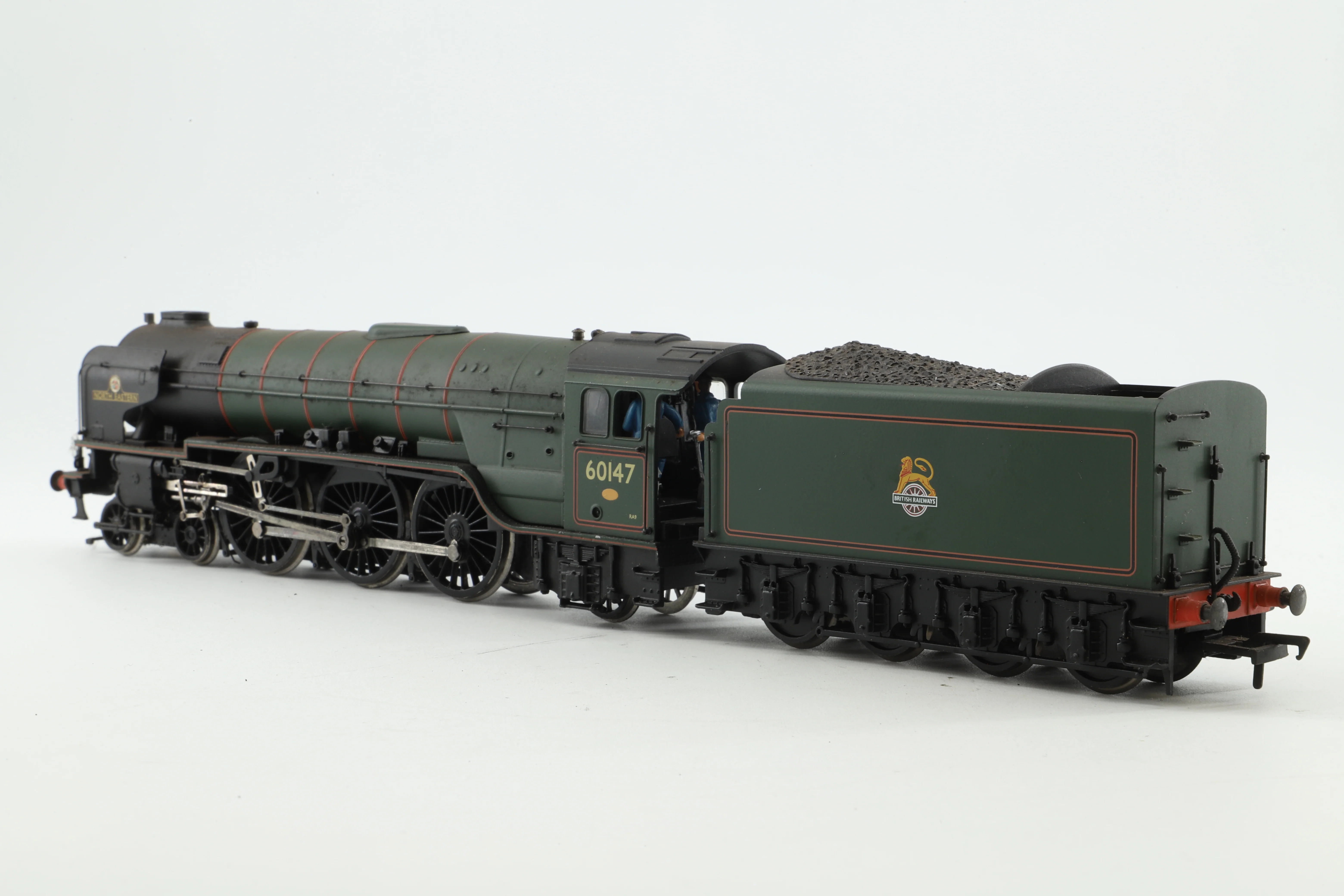 Bachmann OO Class A1 60147 'North Eastern' in Lined BR Green w/ Early Crests - Image 5