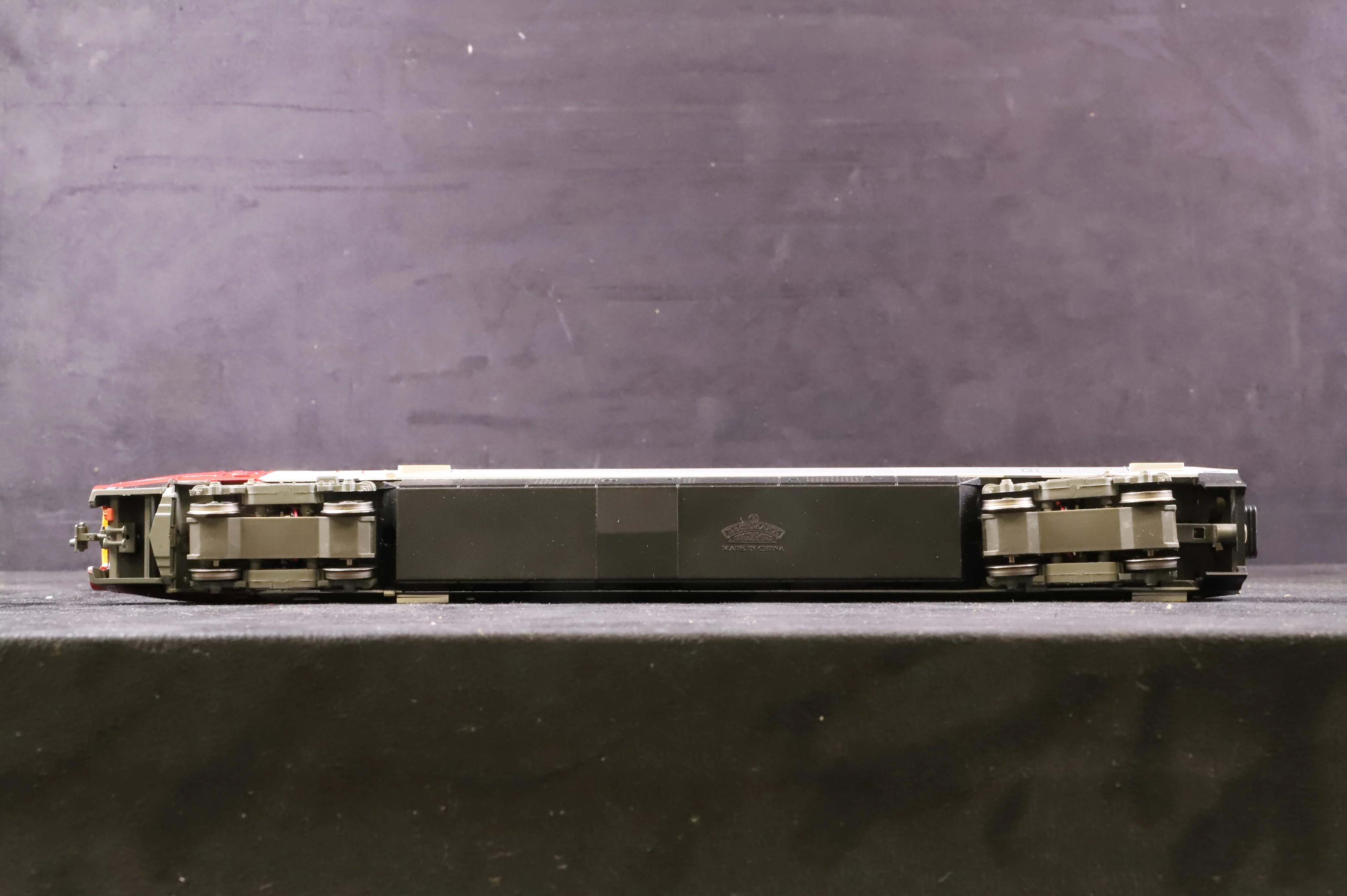 Bachmann OO 32-626 Class 221 Virgin Voyager '221 101' 5 Car Tilt - Image 10