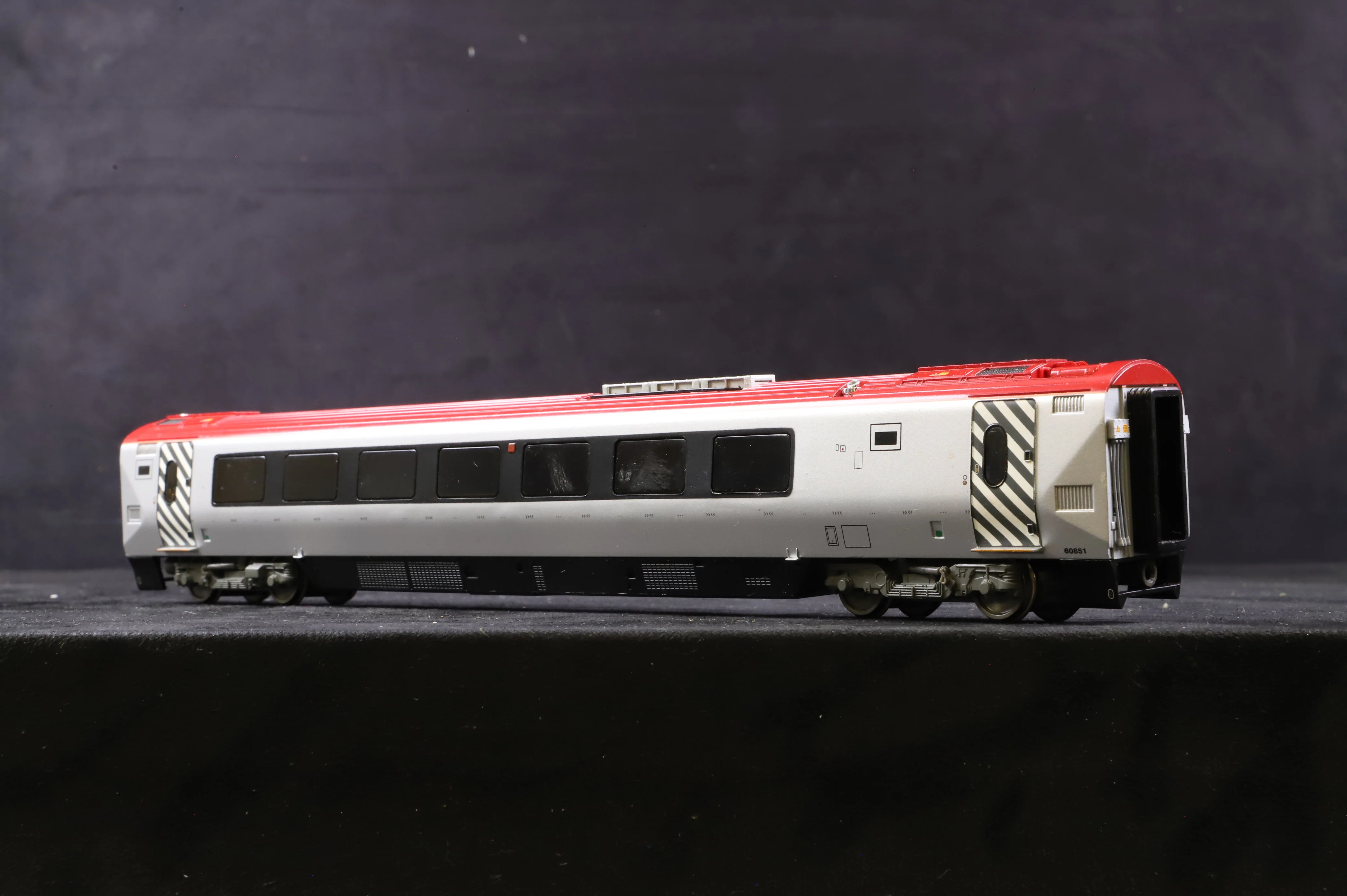 Bachmann OO 32-626 Class 221 Virgin Voyager '221 101' 5 Car Tilt - Image 6