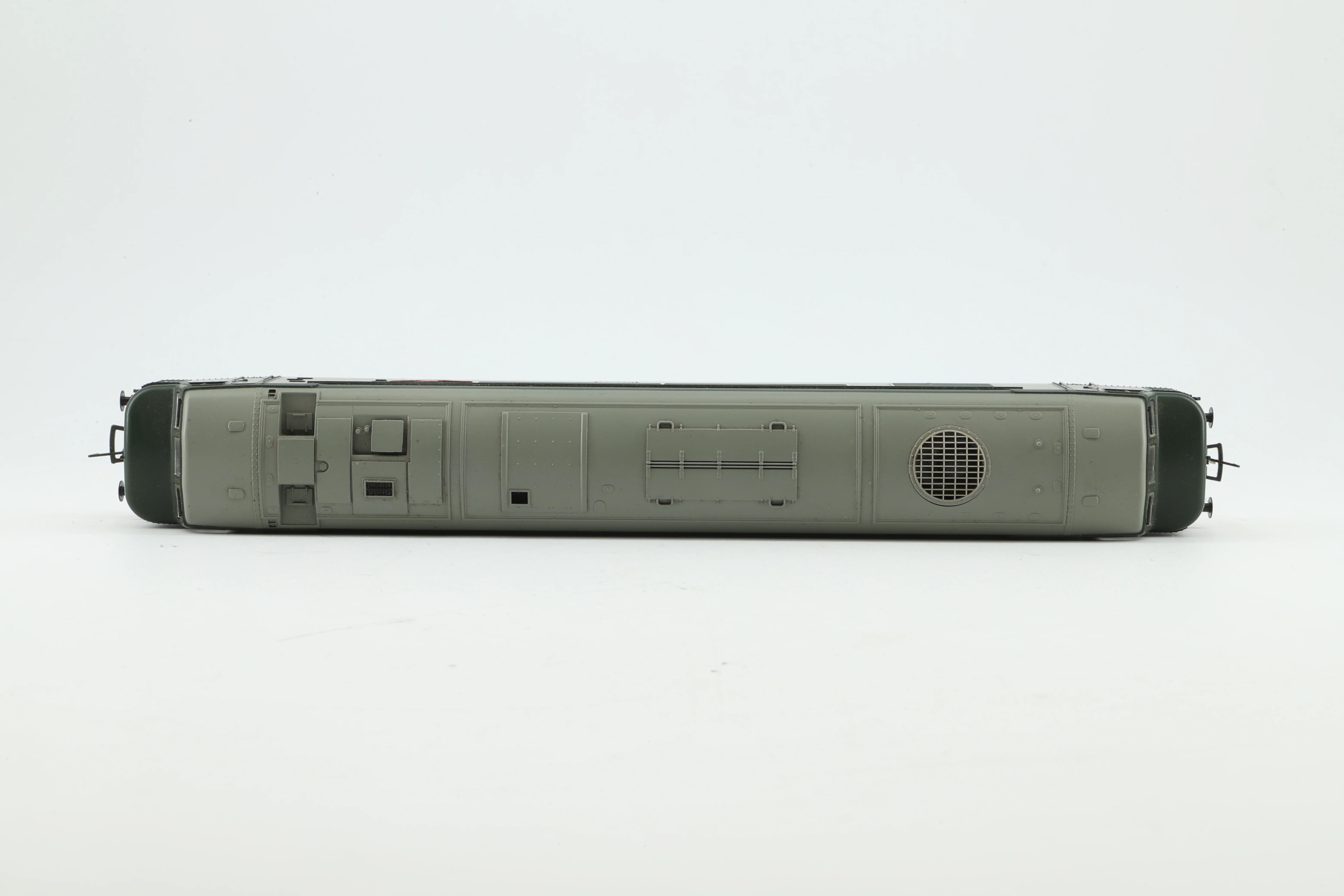 Bachmann OO 32-678DS Class 45 Diesel 'D63' 'Royal Inniskilling Fusilier' BR Green, DCC Sound - Image 5