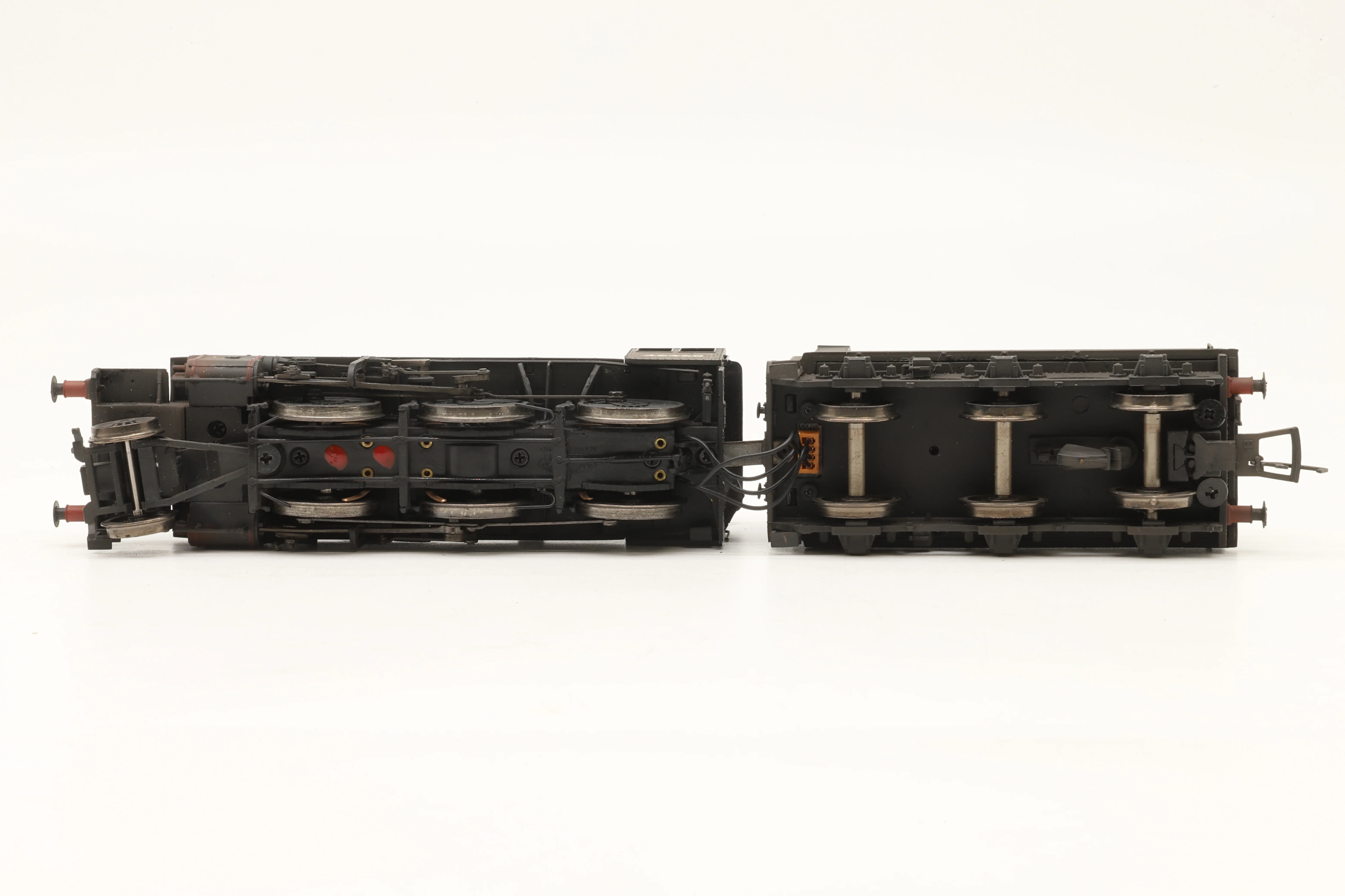 Bachmann OO 32-826A Ivatt Class 2MT 46460 in Lined BR Black w/ Early Crests – Weathered - Image 4