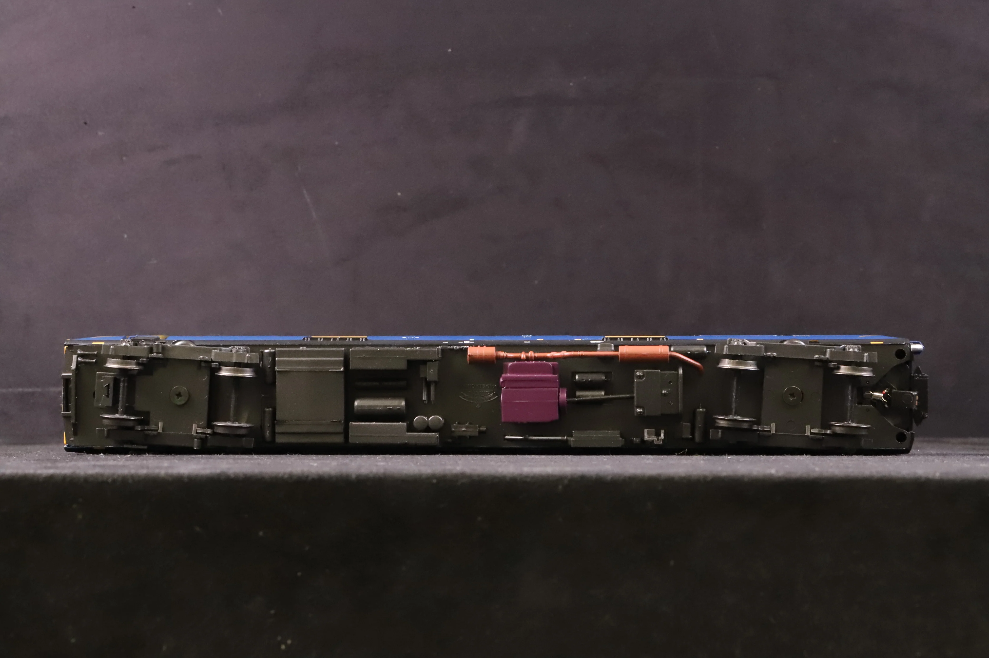 Bachmann OO 32-925 Class 150/1 2 Car DMU in First North Western Livery - Image 4