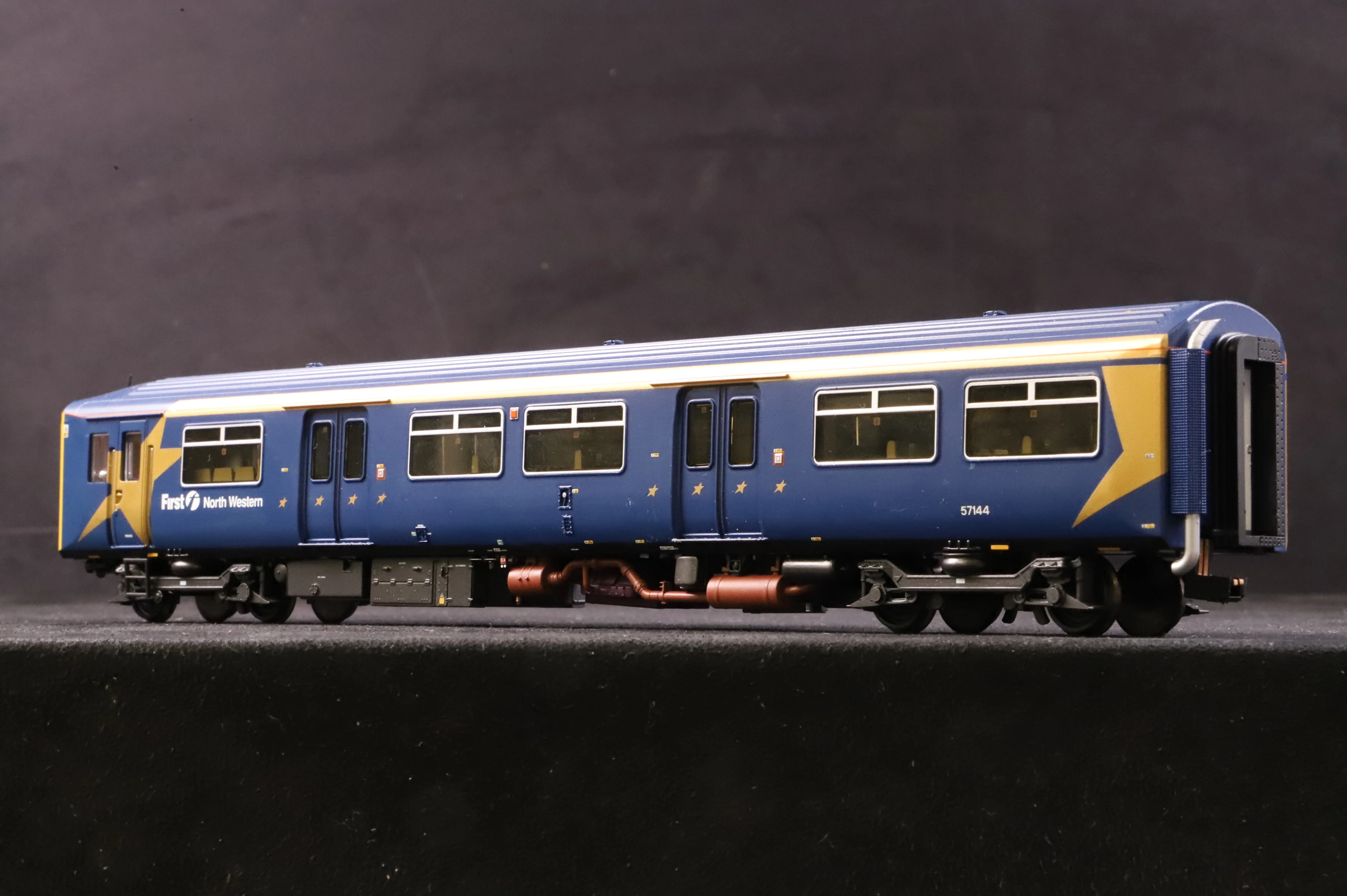 Bachmann OO 32-925 Class 150/1 2 Car DMU in First North Western Livery - Image 6
