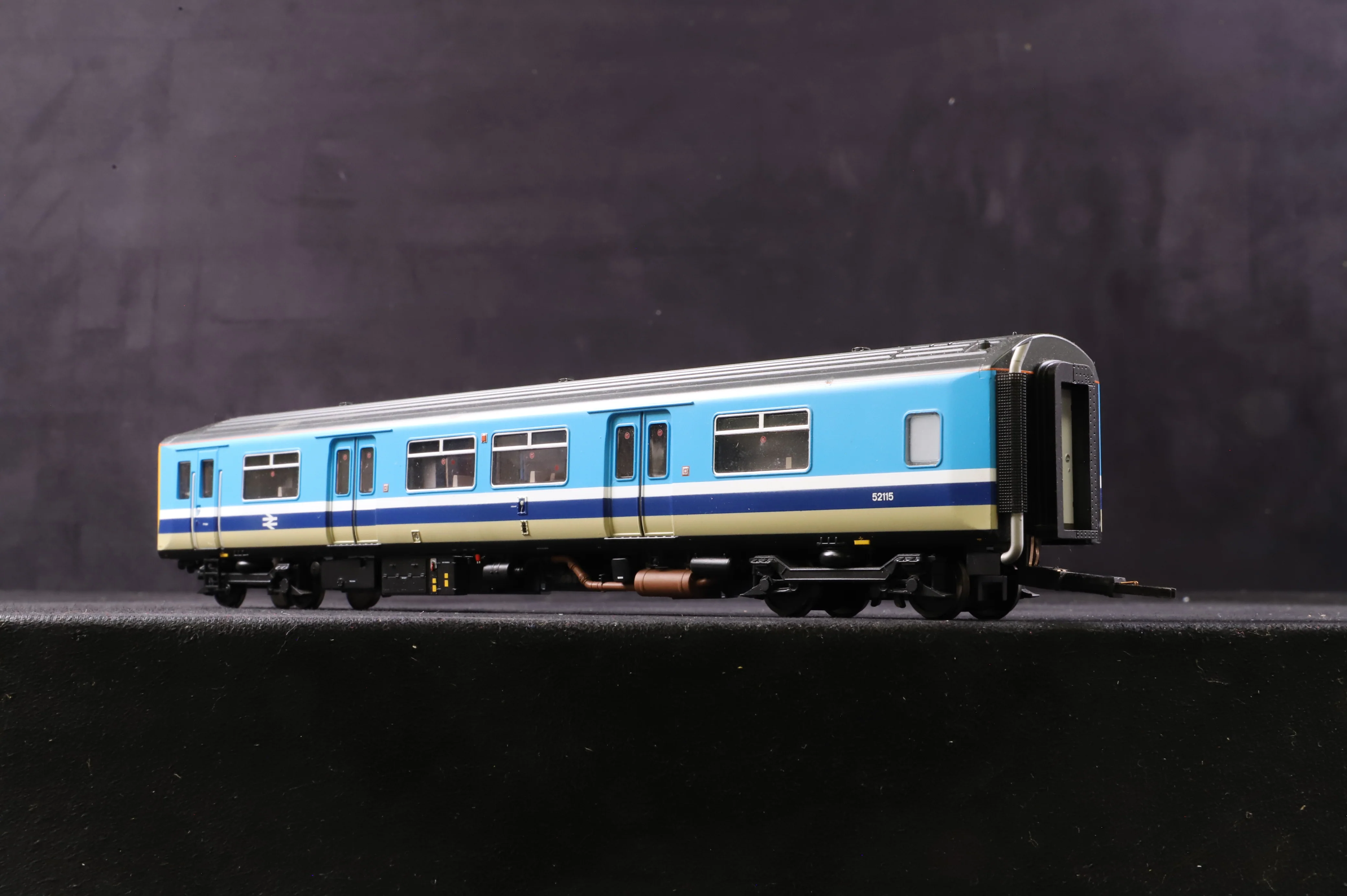 Bachmann OO 32-929SF Class 150/1 2 Car DMU '150115' BR Provincial DCC Sound - Image 3