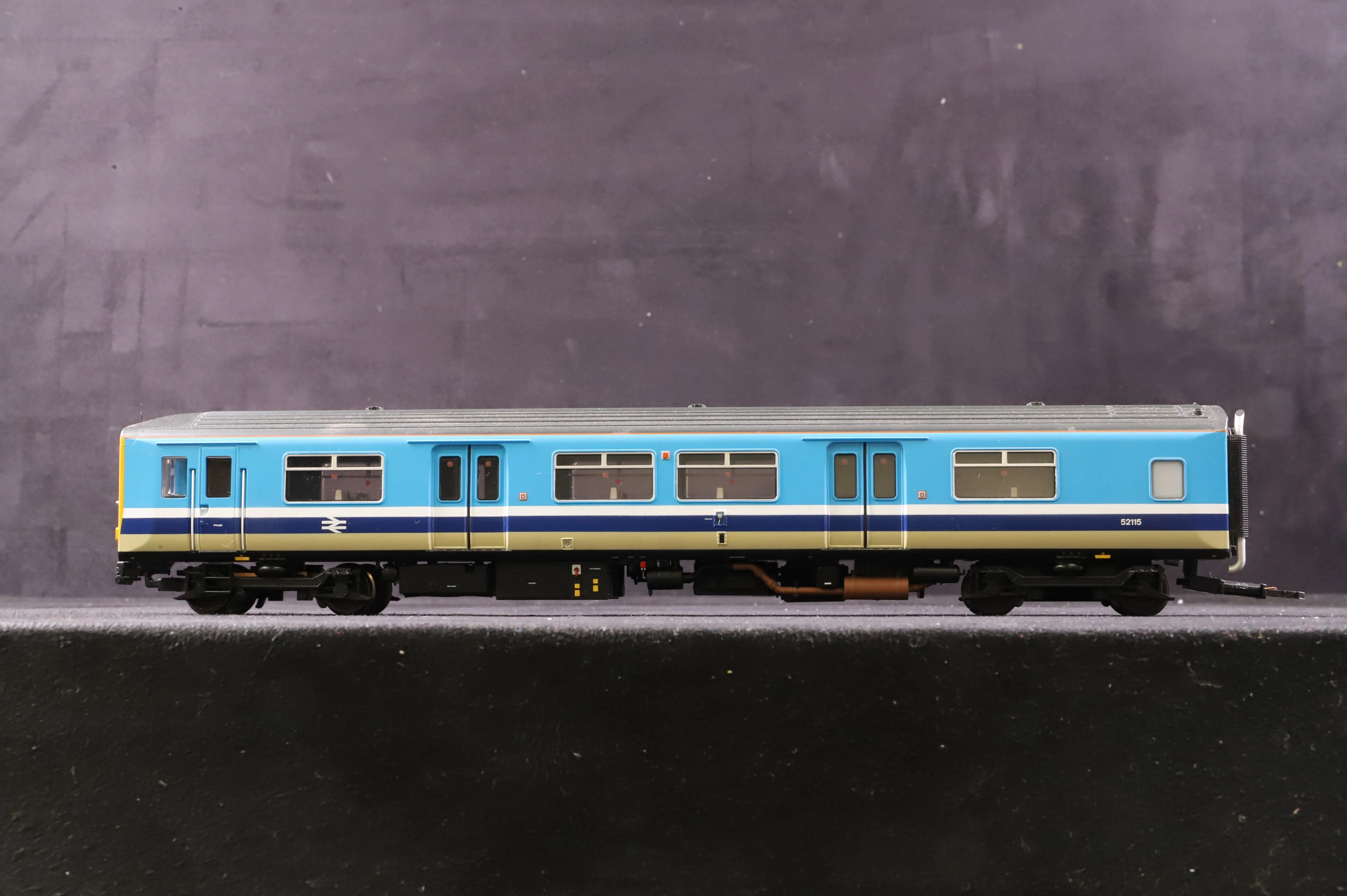 Bachmann OO 32-929SF Class 150/1 2 Car DMU '150115' BR Provincial DCC Sound - Image 4