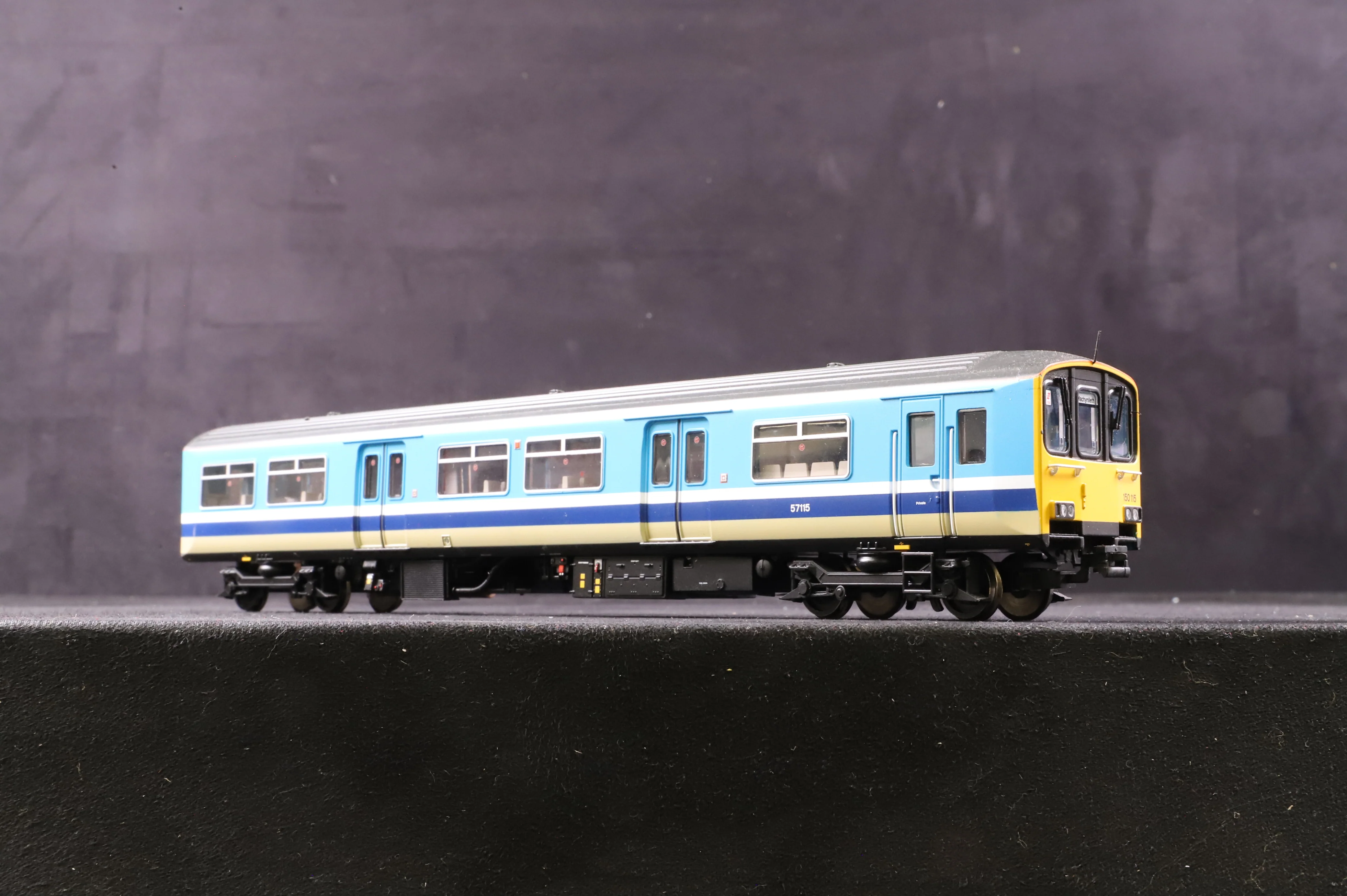 Bachmann OO 32-929SF Class 150/1 2 Car DMU '150115' BR Provincial DCC Sound - Image 7