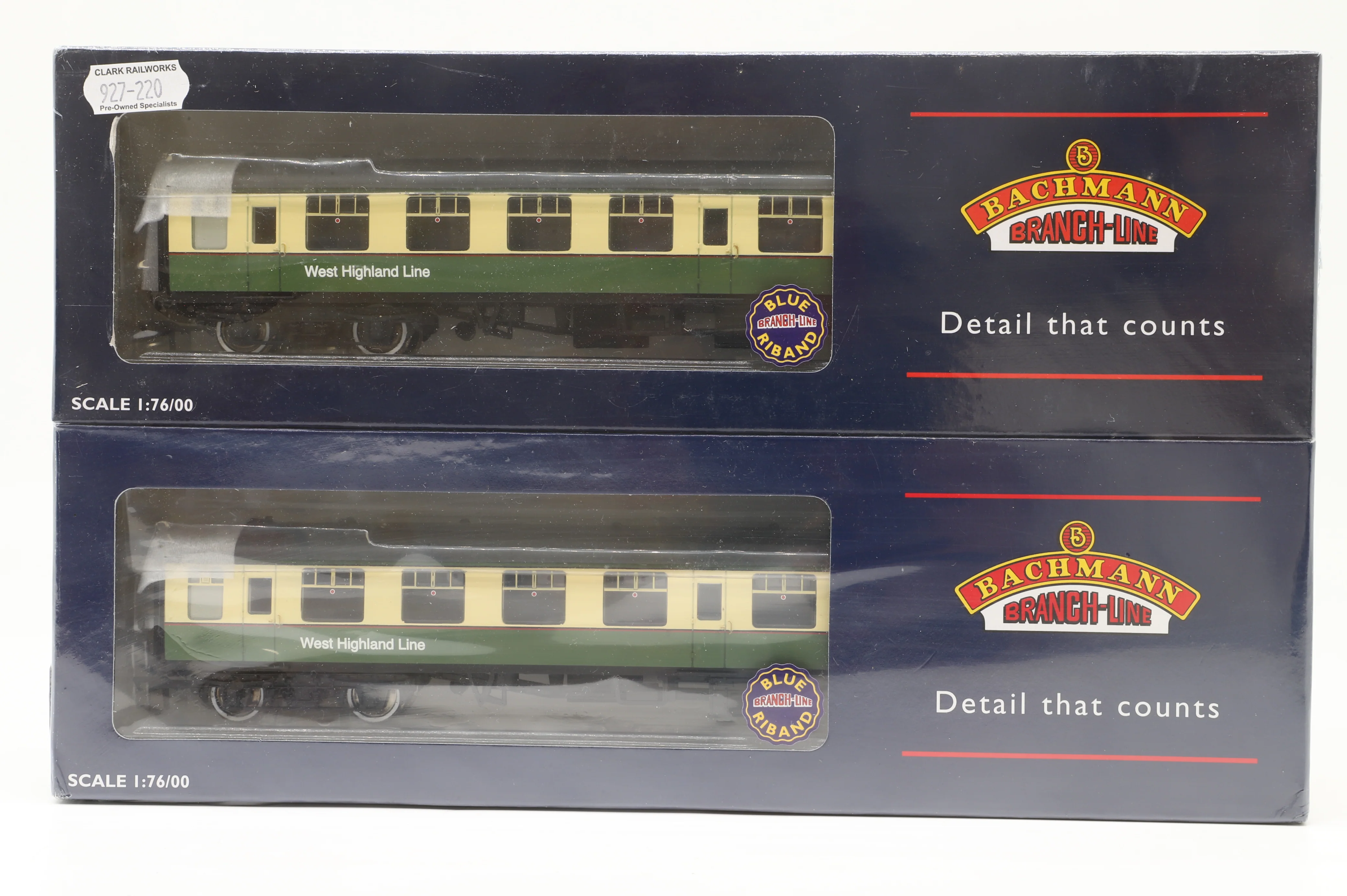 Bachmann OO 39-000Z Twin Pack of Mk1 SOs in BR West Highland Line Green/Cream