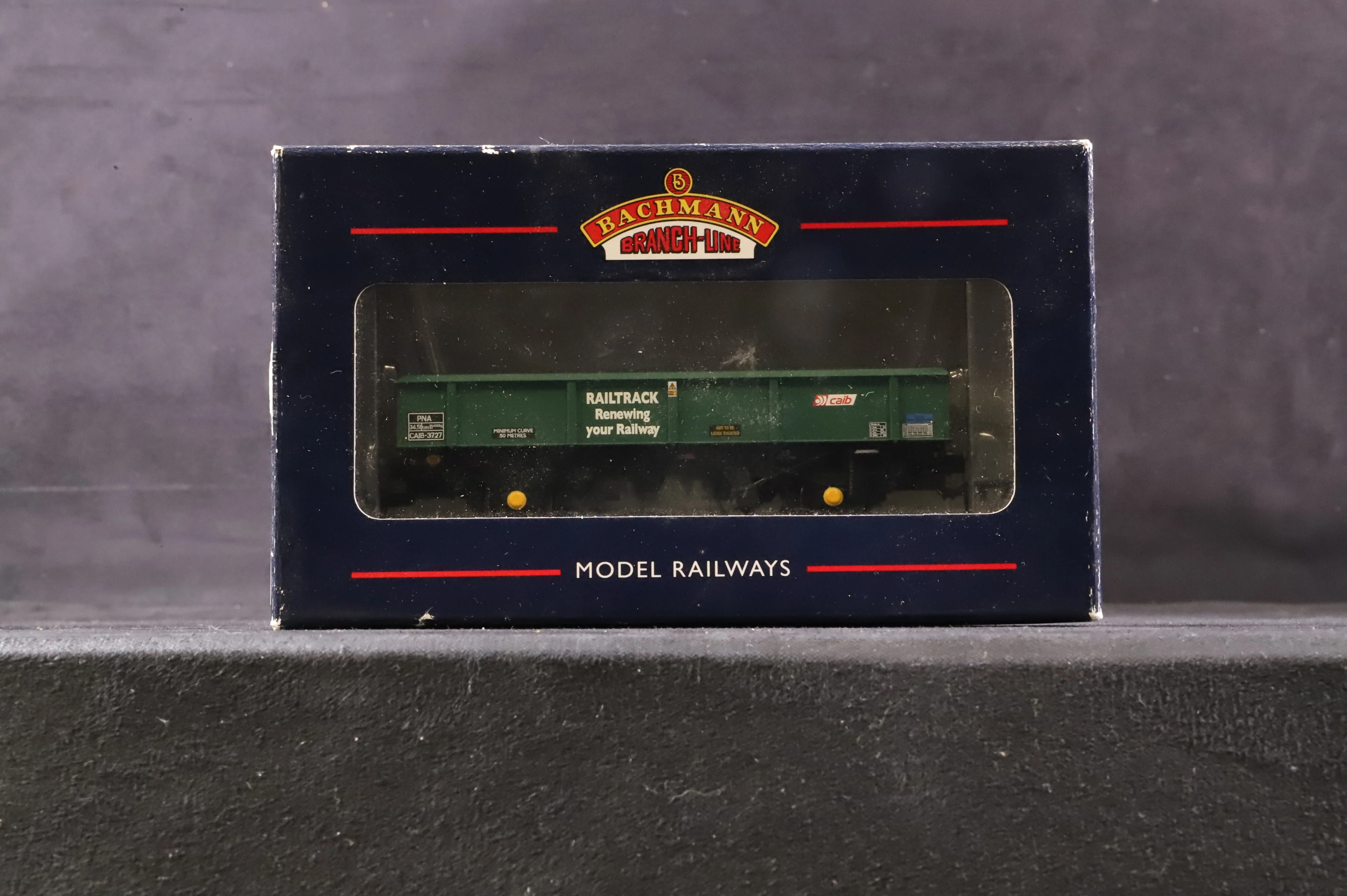 Bachmann OO Rake of 4 34 Ton PNA Ballast/Spoil 5/7 Rib 'Railtrack' Wagons - Image 3