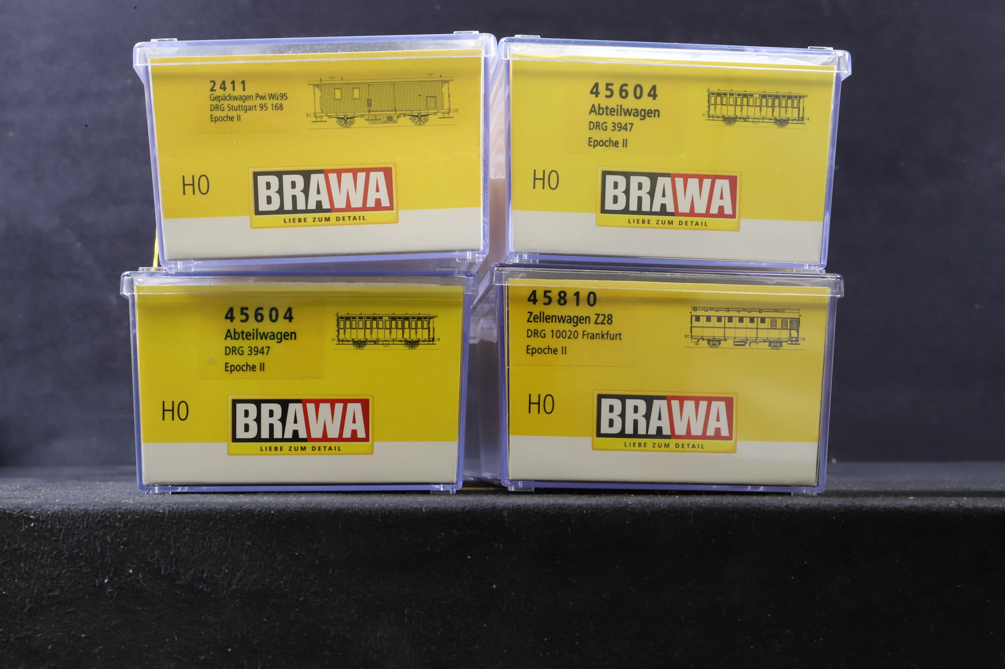 Brawa HO Rake of 3 Passenger Coaches & 1 Luggage Car, Inc. 45810, 2411 & 2 x 45604 - Image 4