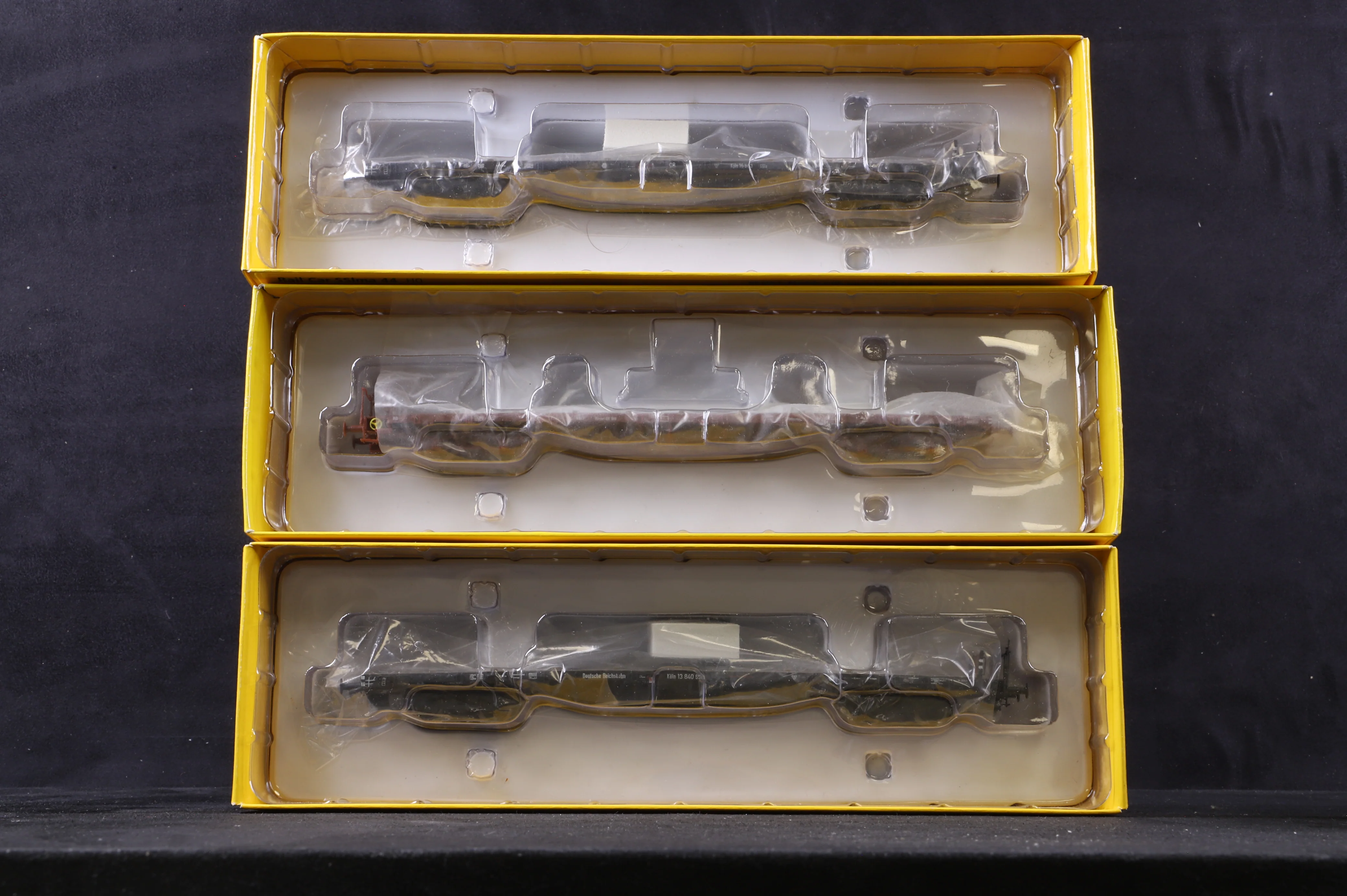 Brawa HO Rake of 3 Schienenwagens, Inc.47200, 214 & 232 - Image 2