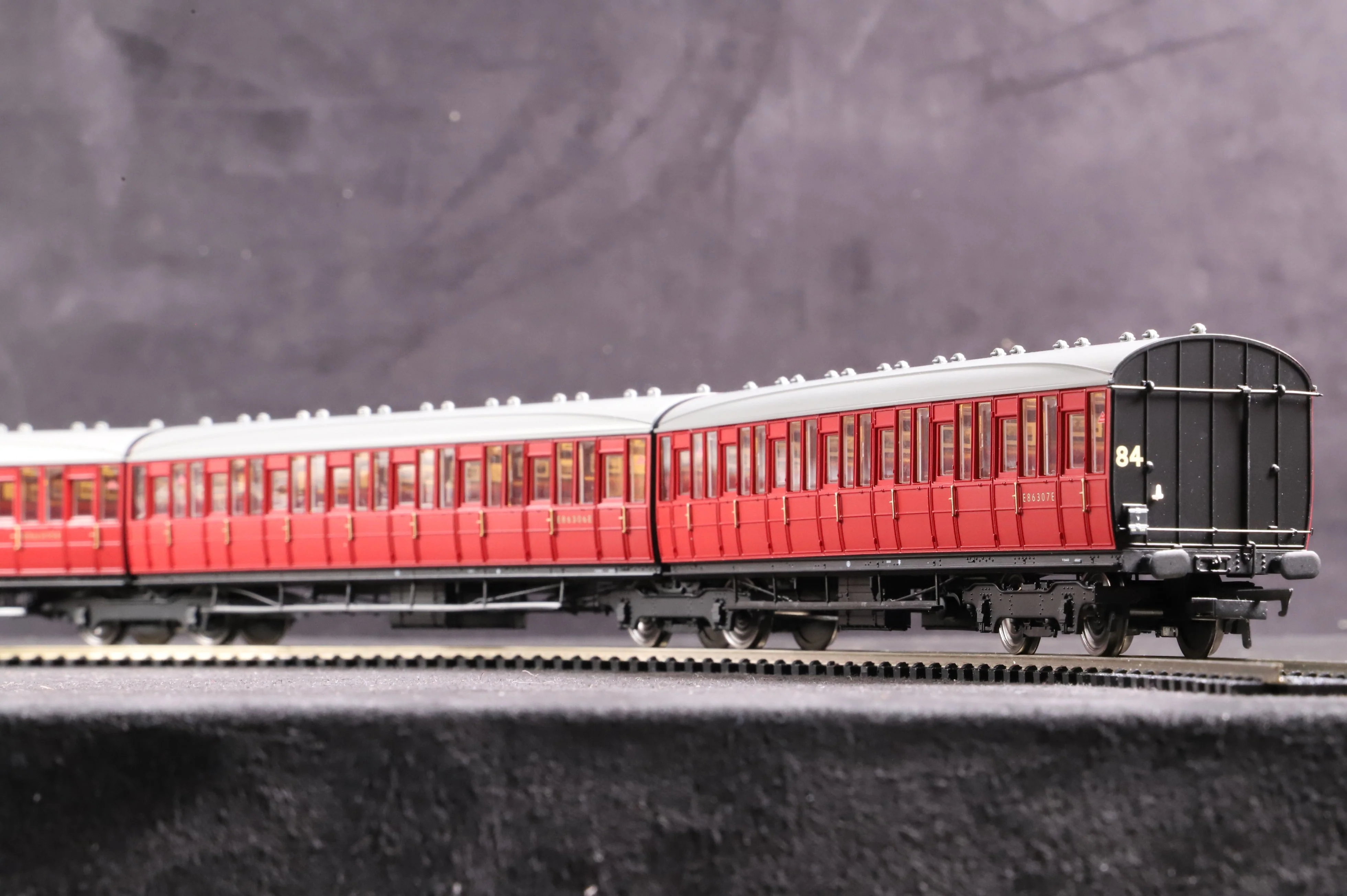 Clark Railworks OO Gauge C2002A Quad Art Set No. 84, BR Crimson - Image 3