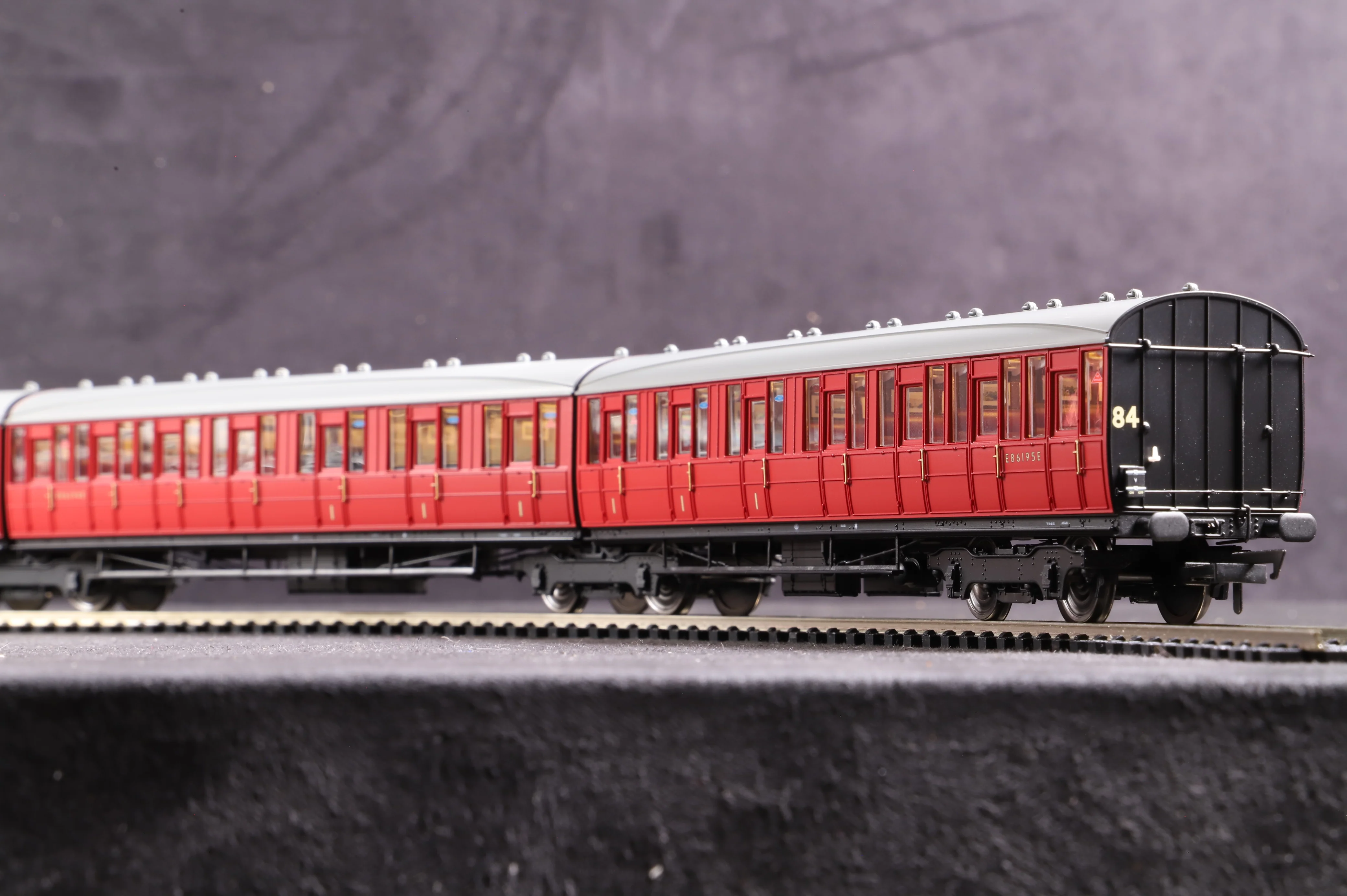 Clark Railworks OO Gauge C2002B Quad Art Set No. 84, BR Crimson - Image 3