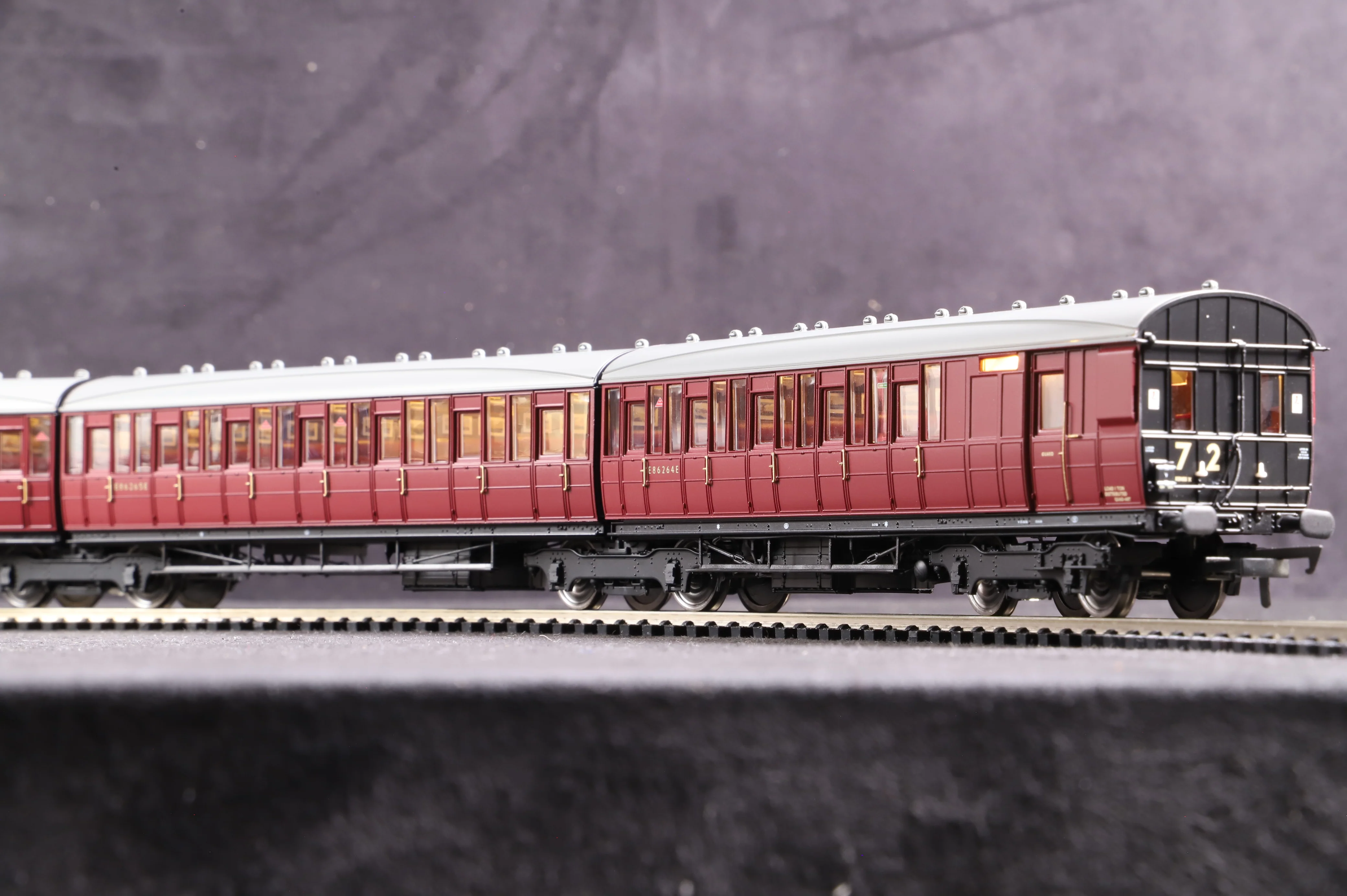 Clark Railworks OO Gauge C2003B Quad Art Set No. 72, BR Maroon - Image 3