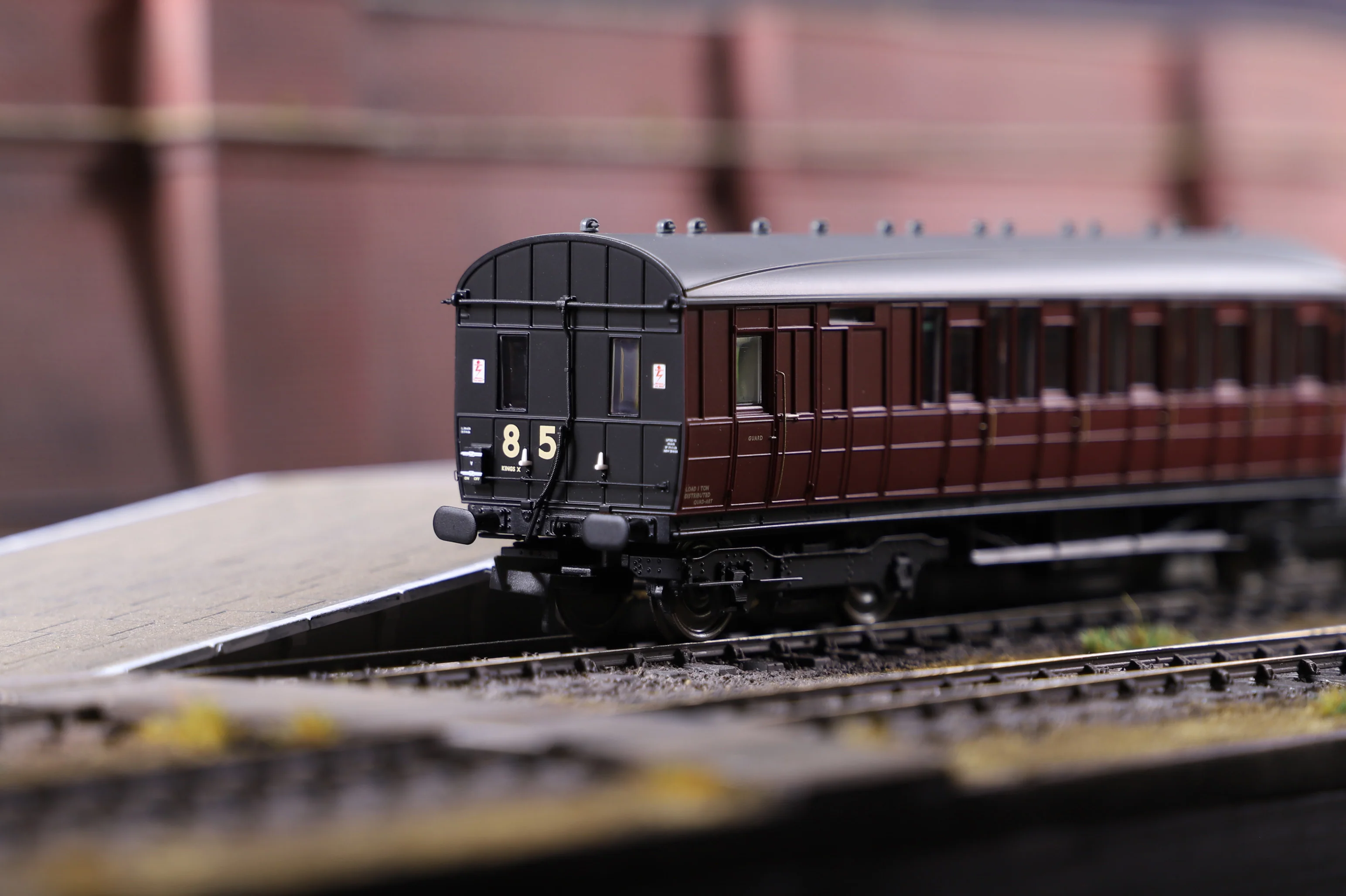 Clark Railworks OO Gauge C2004A Quad Art Set No. 85, BR Maroon - Image 5