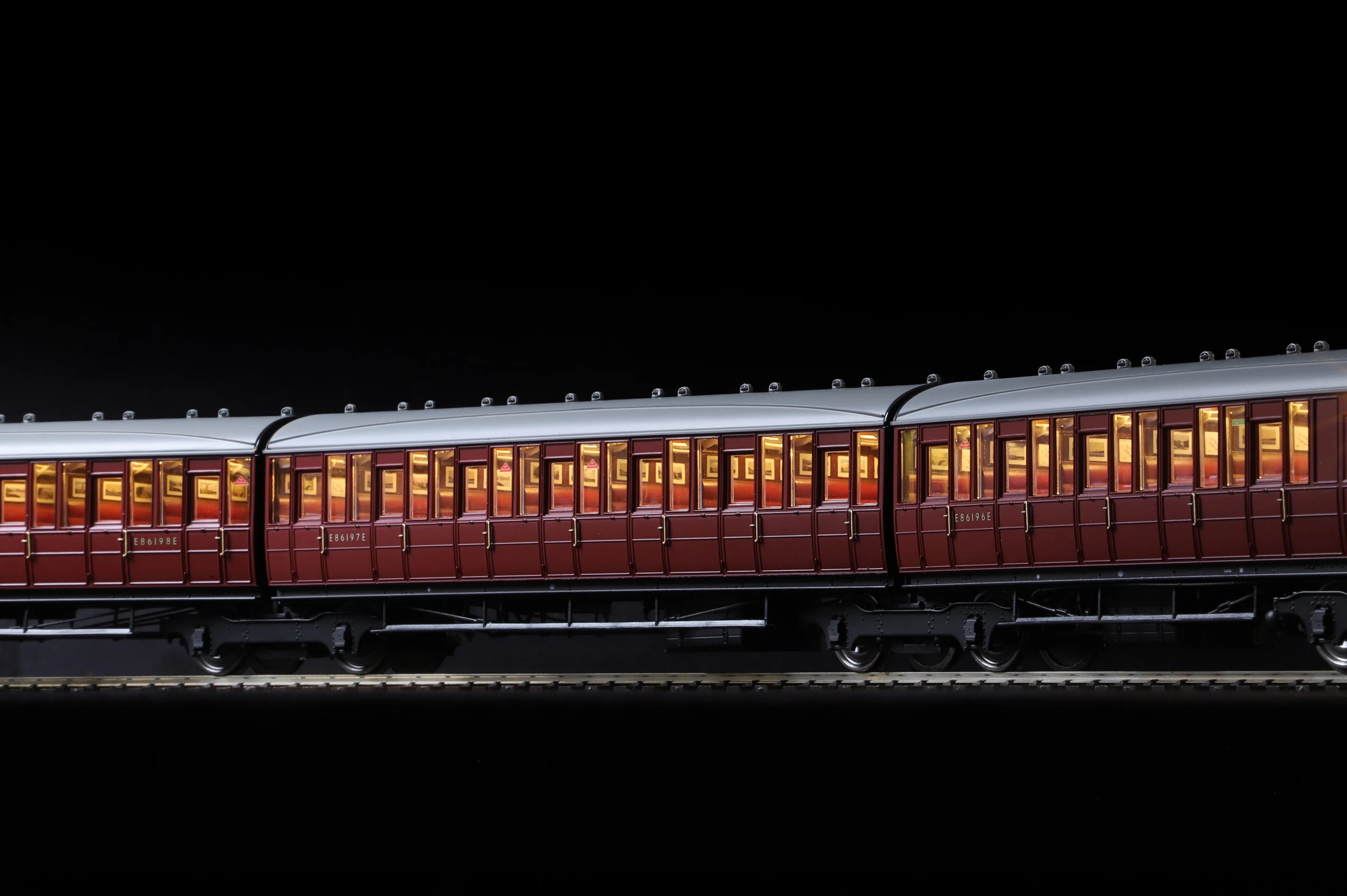 Clark Railworks OO Gauge C2004B Quad Art Set No. 85, BR Maroon - Image 3