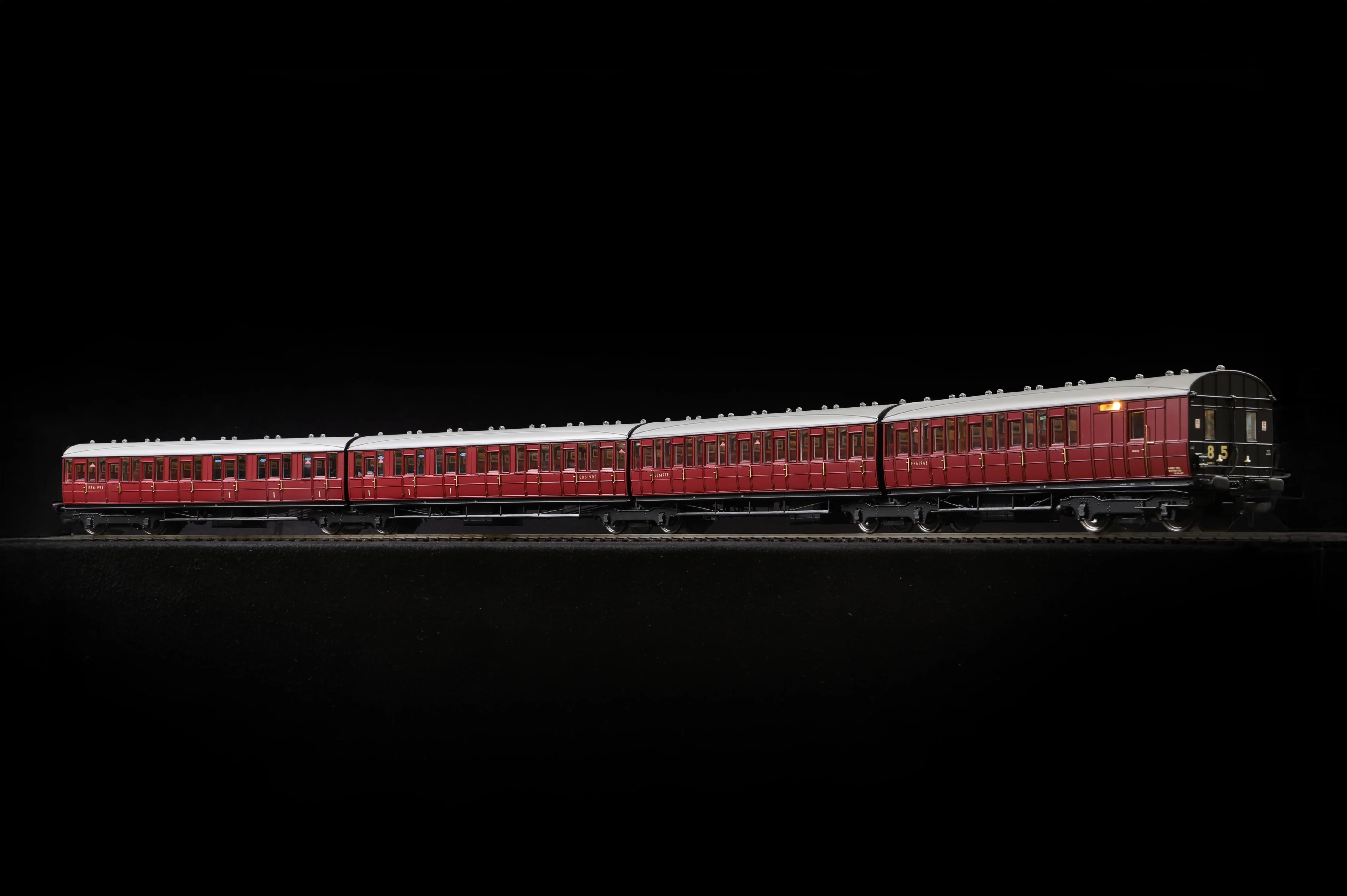 Clark Railworks OO Gauge C2004B Quad Art Set No. 85, BR Maroon - Image 4