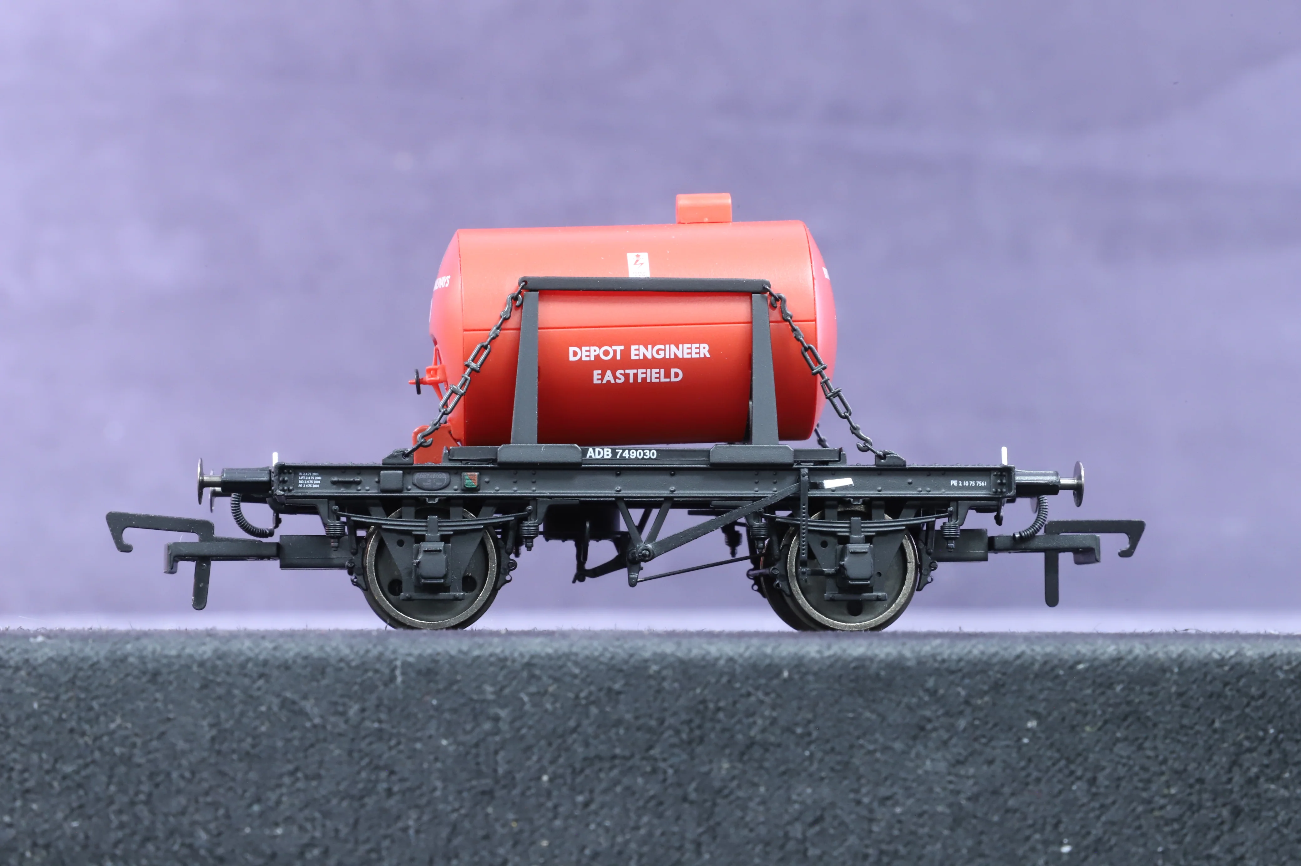 Clark Railworks OO Gauge C3024 Demountable Tank Wagon 'ADB749030', British Railways/Eastfield - Image 3