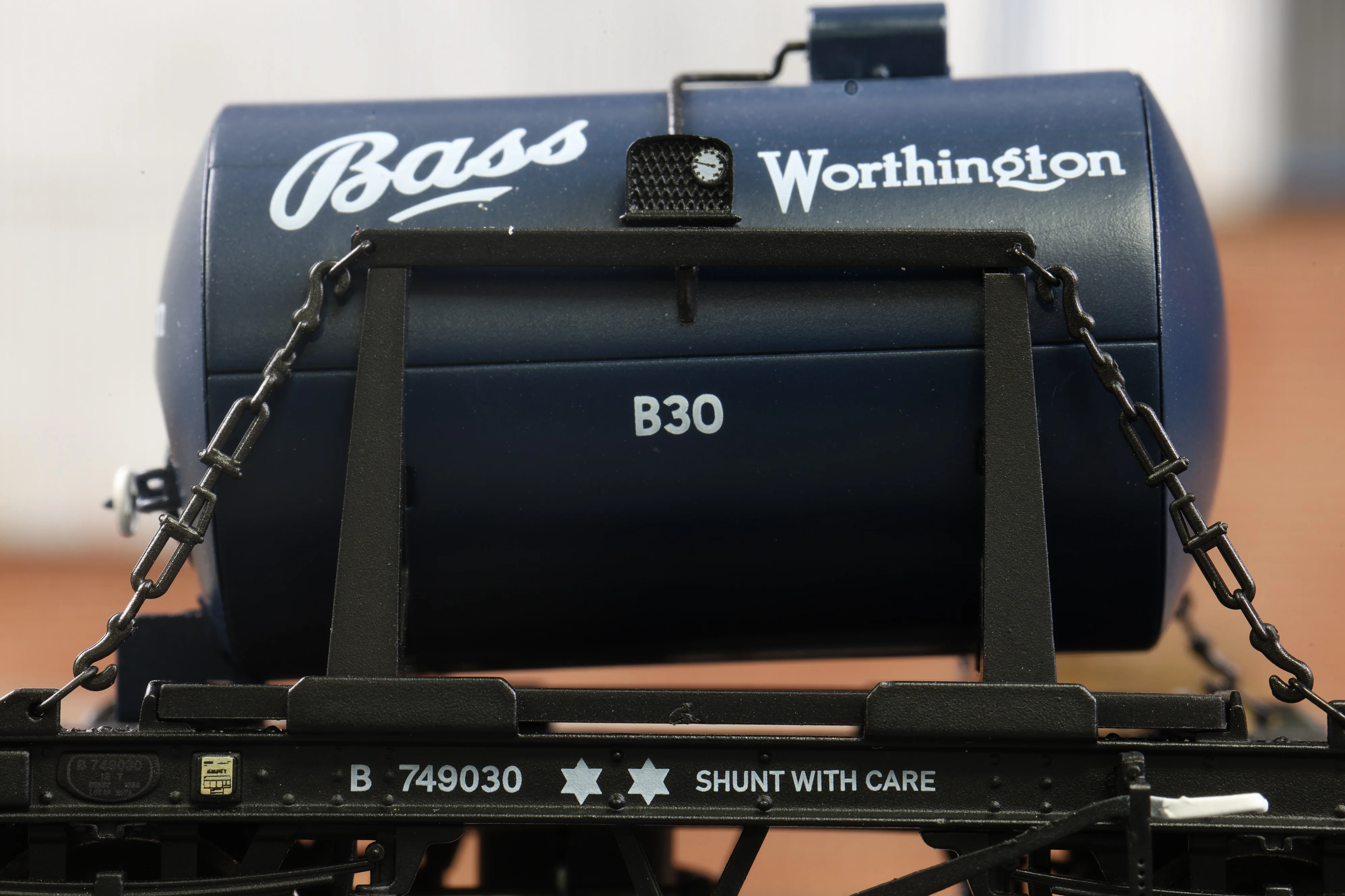 Clark Railworks OO Gauge C6020 Demountable Tank Load 'B749030', Bass Worthington