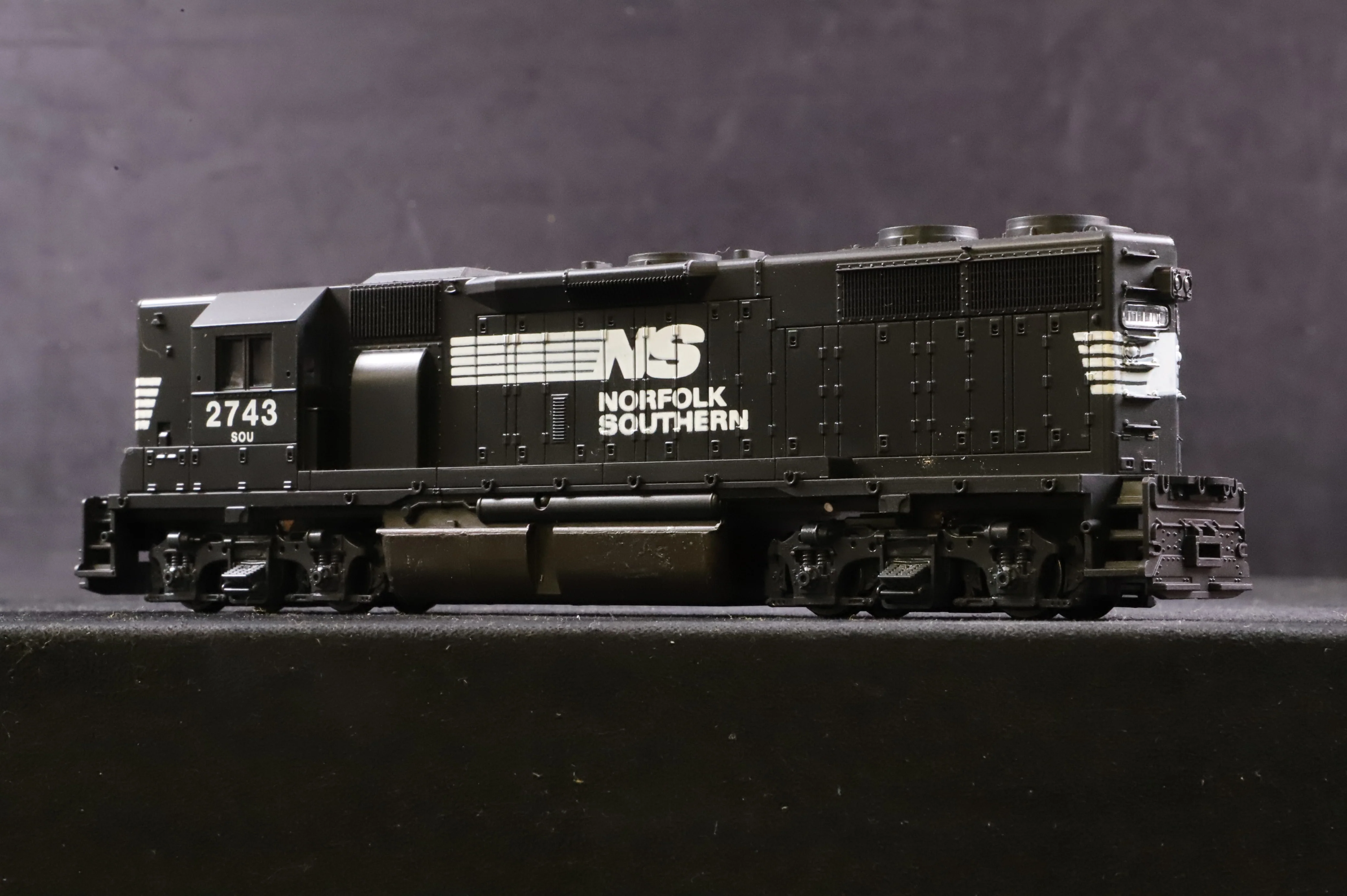 Con-Cor HO 0015-003002 EMD GP-38 Hi-Nose No.2743 in Norfolk Southern Black