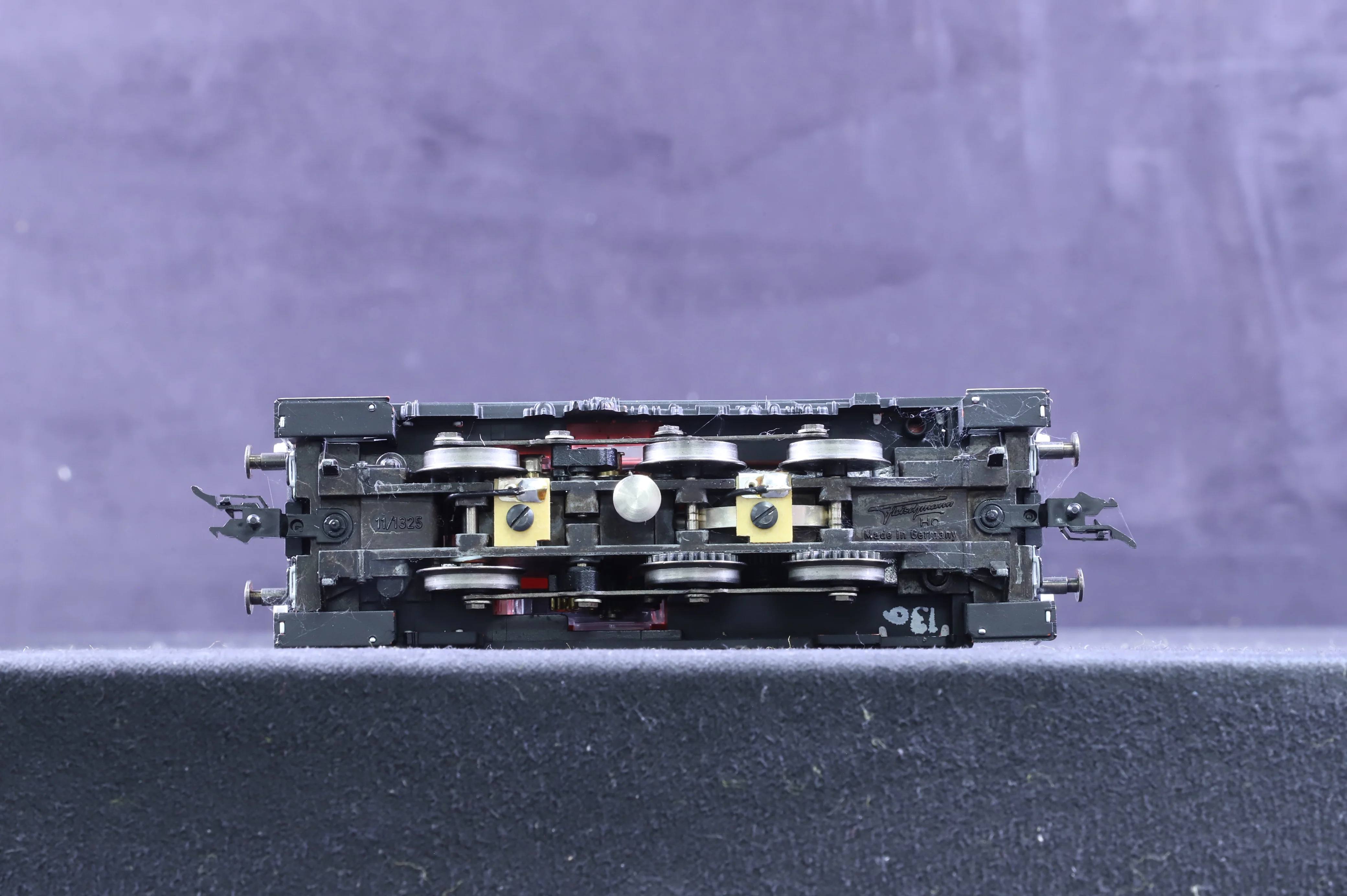 Fleischmann HO 4223 BR 360 in DB Cargo Red - Image 3