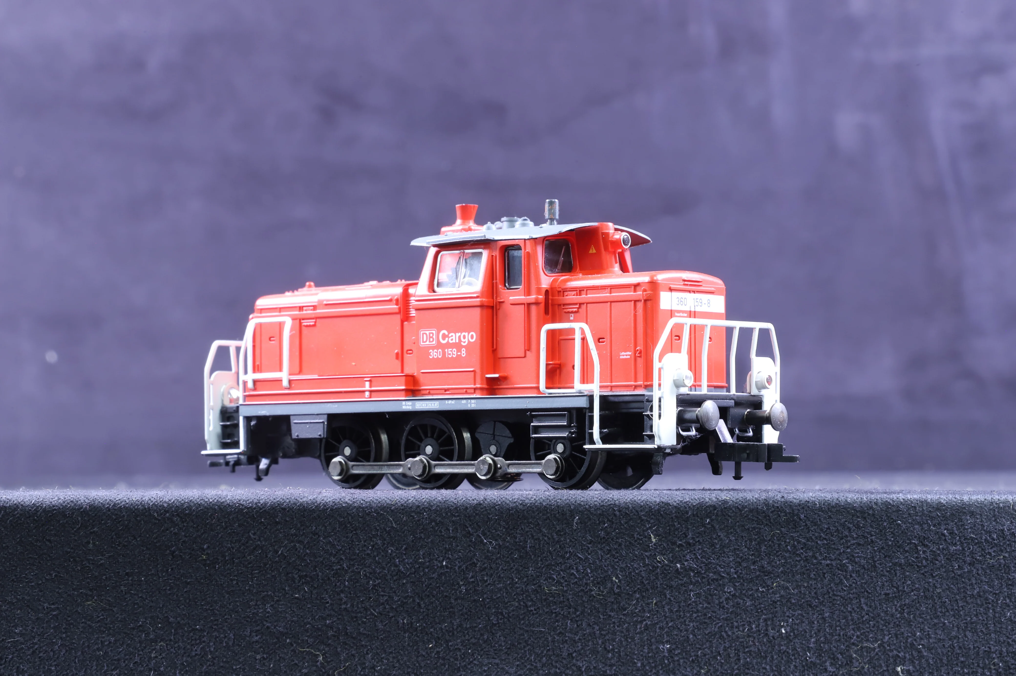 Fleischmann HO 4223 BR 360 in DB Cargo Red - Image 4