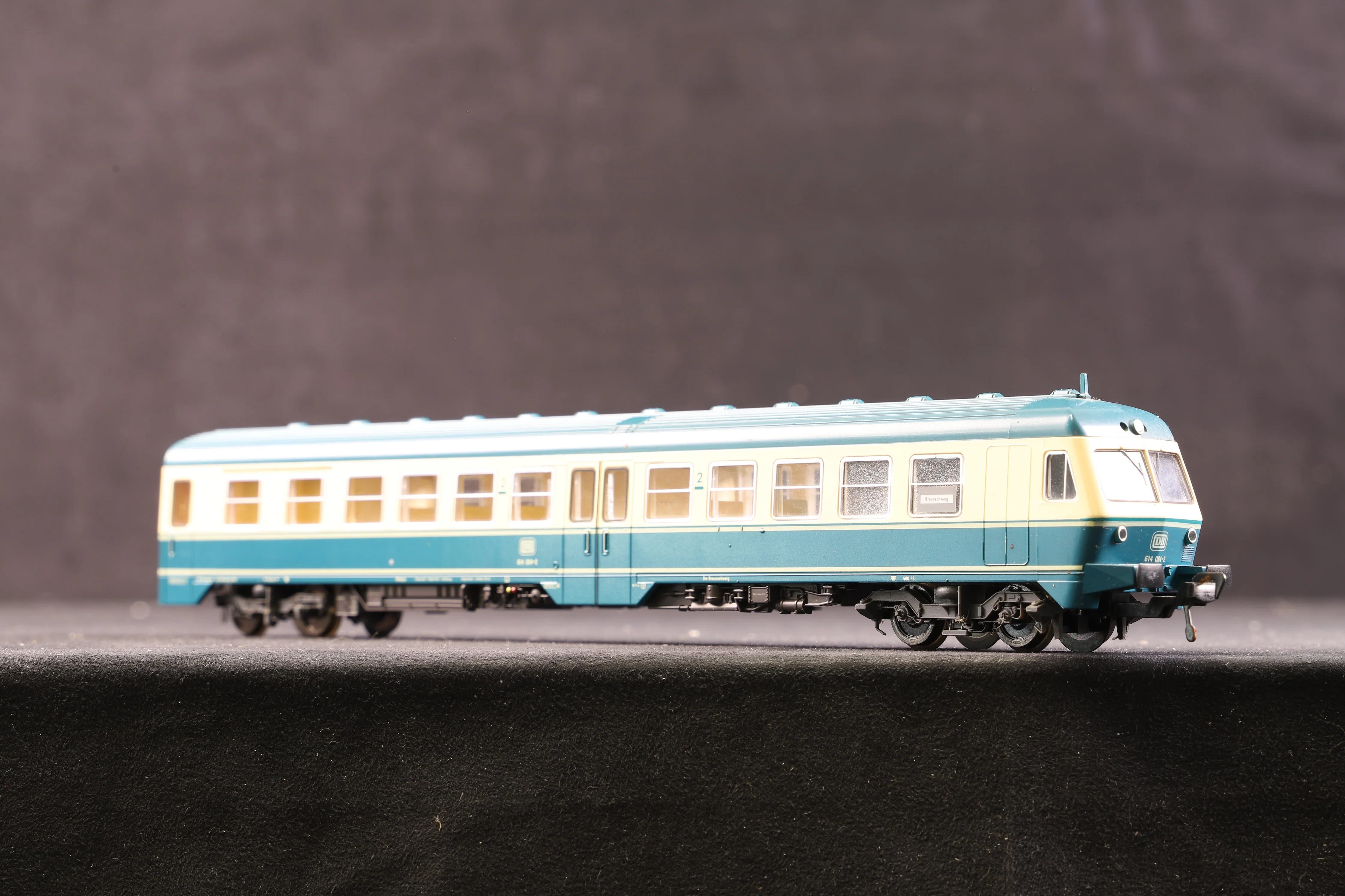 Fleischmann HO 4434 Class BR 614 2-Car DMU DB Railcar Turquoise & Cream - Image 4