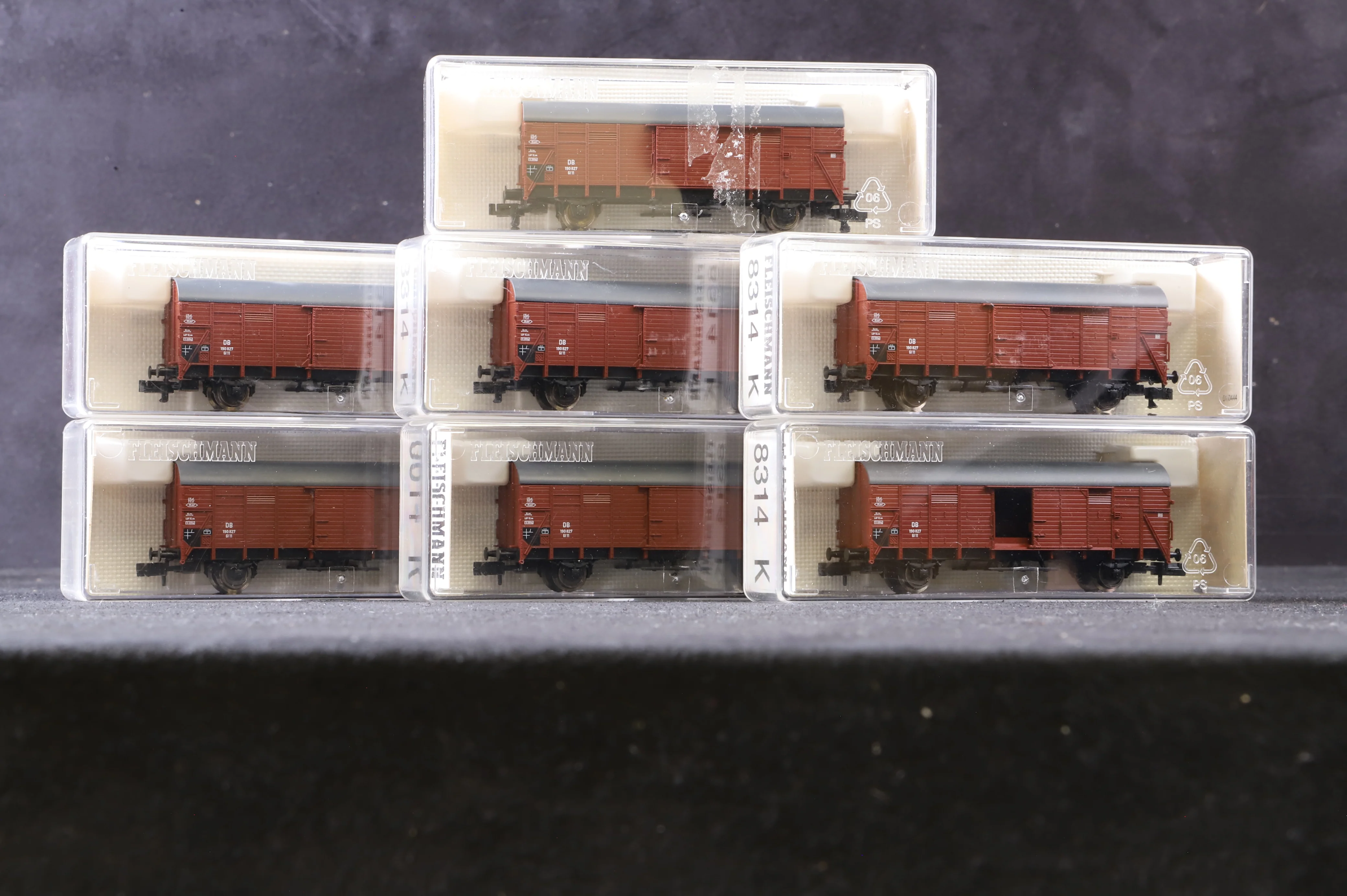 Fleischmann N 8314 Rake Of 7 DB Box Vans
