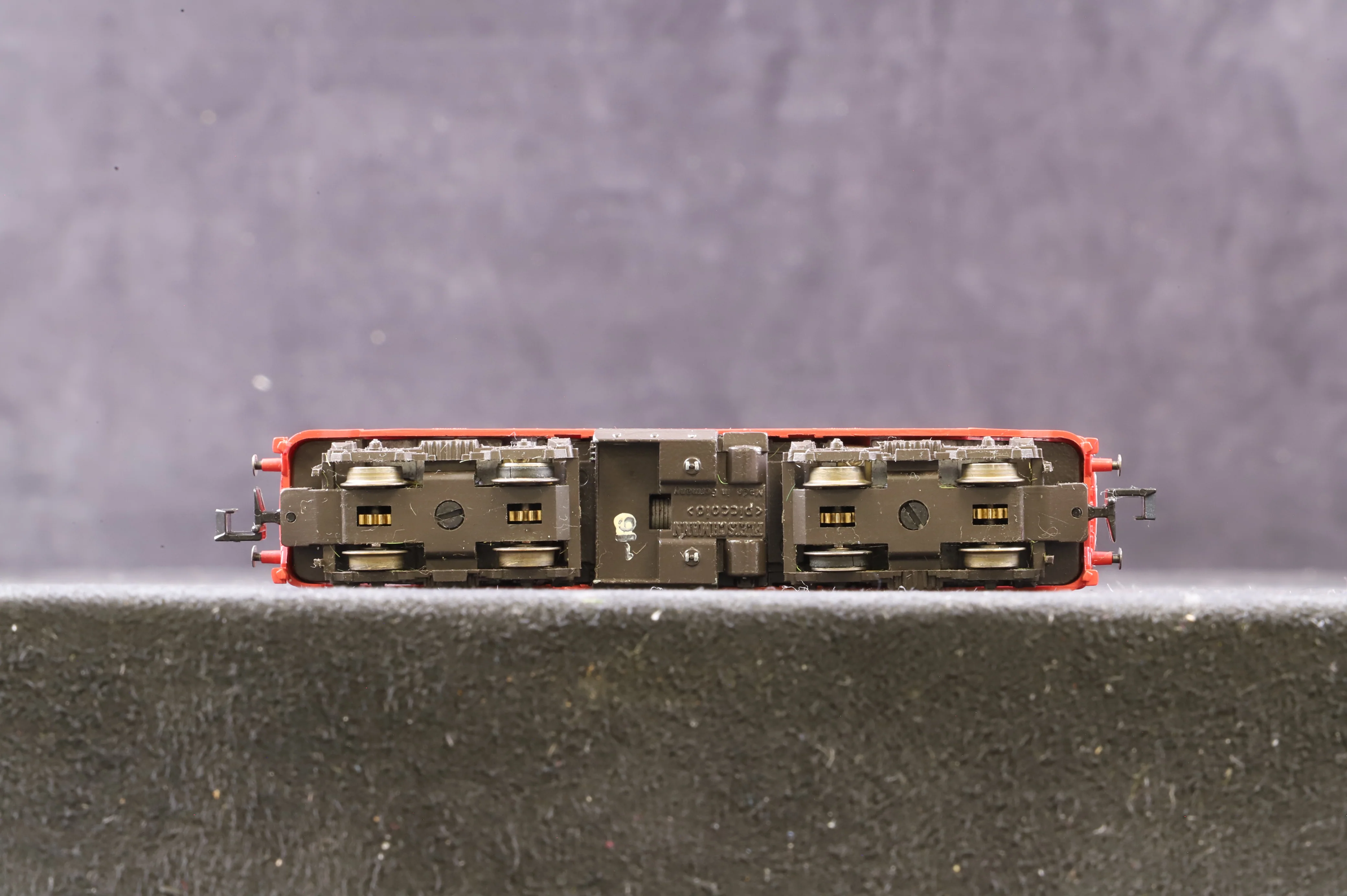 Fleischmann N Gauge 7238 DB BR 218 218390-3 in DB Red and Black - Image 4