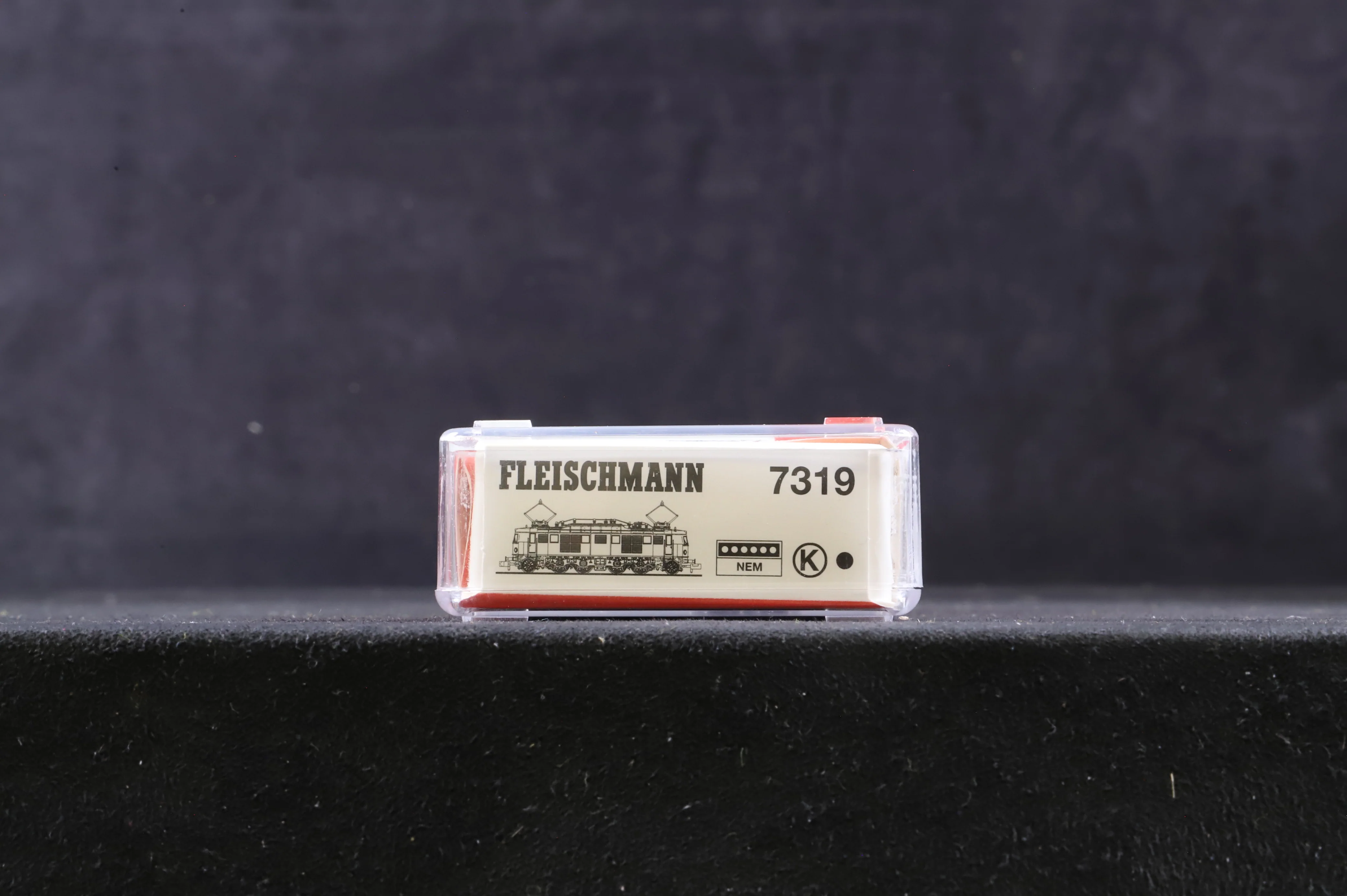 Fleischmann N Gauge 7319 Deutsche Reichsbahn E1901 in Deep Lined Blue - Image 3