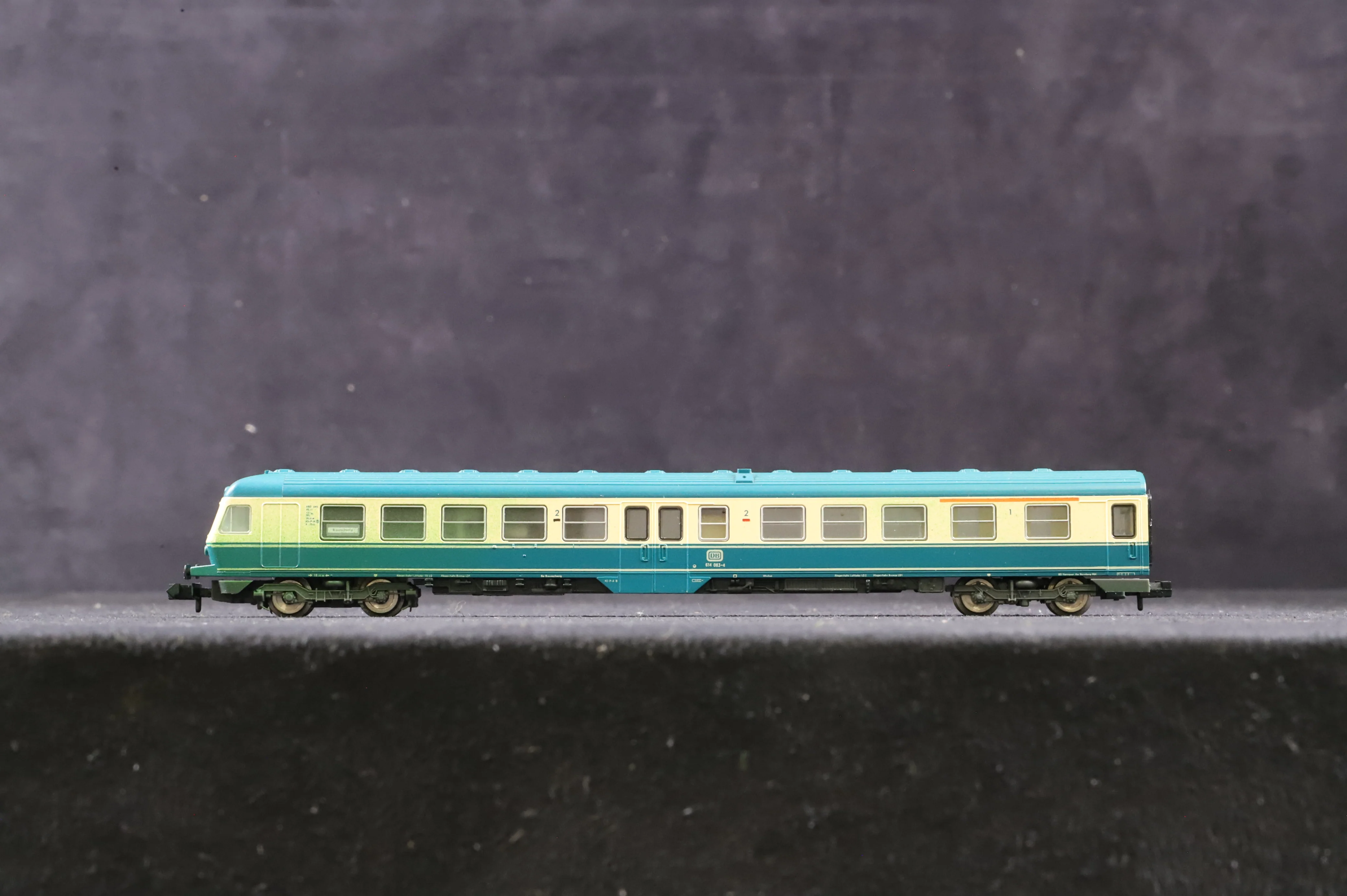 Fleischmann N Gauge 7434 DB BR 614 DMU in DB Blue and Cream - Image 3