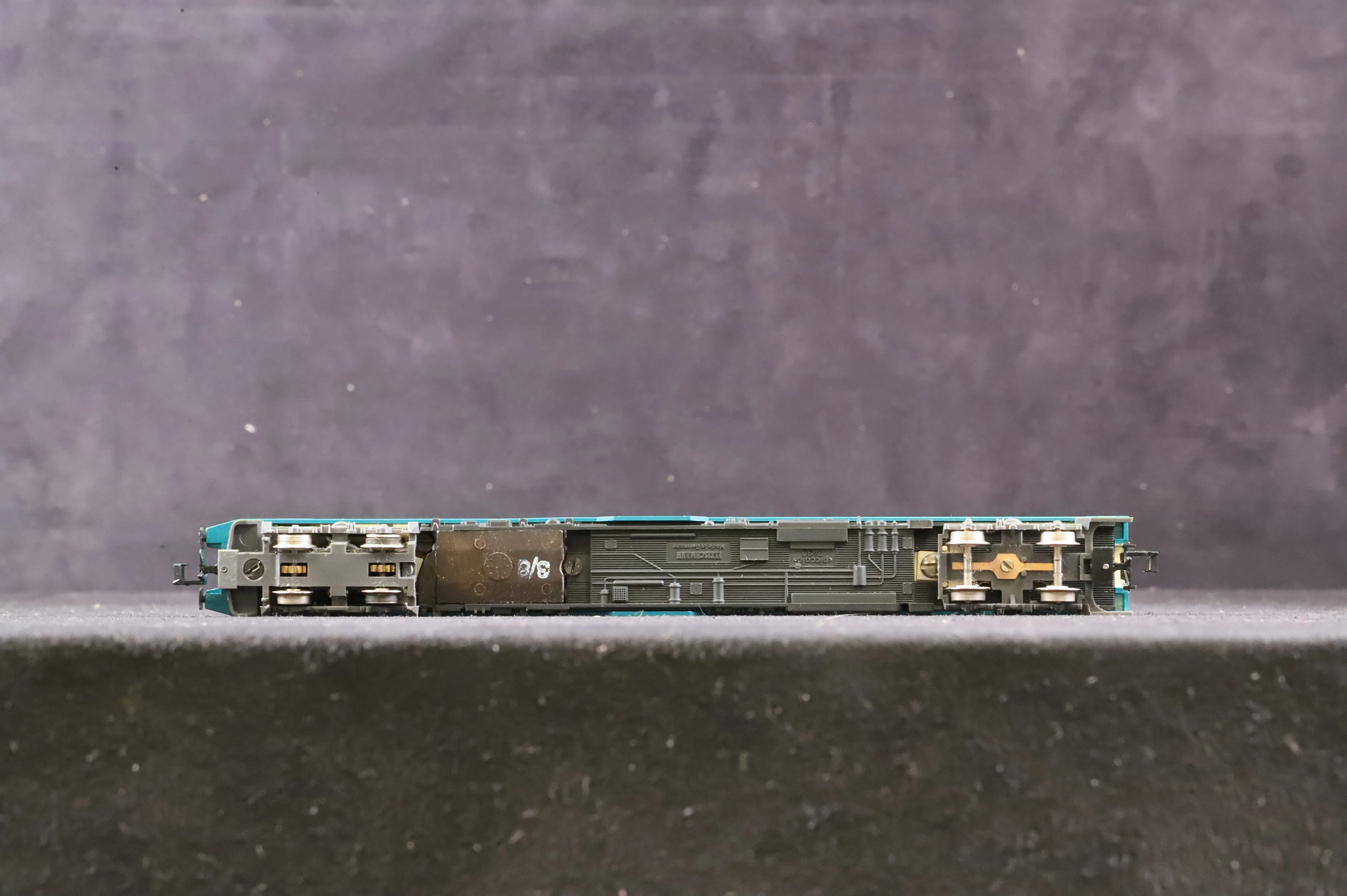 Fleischmann N Gauge 7434 DB BR 614 DMU in DB Blue and Cream - Image 4