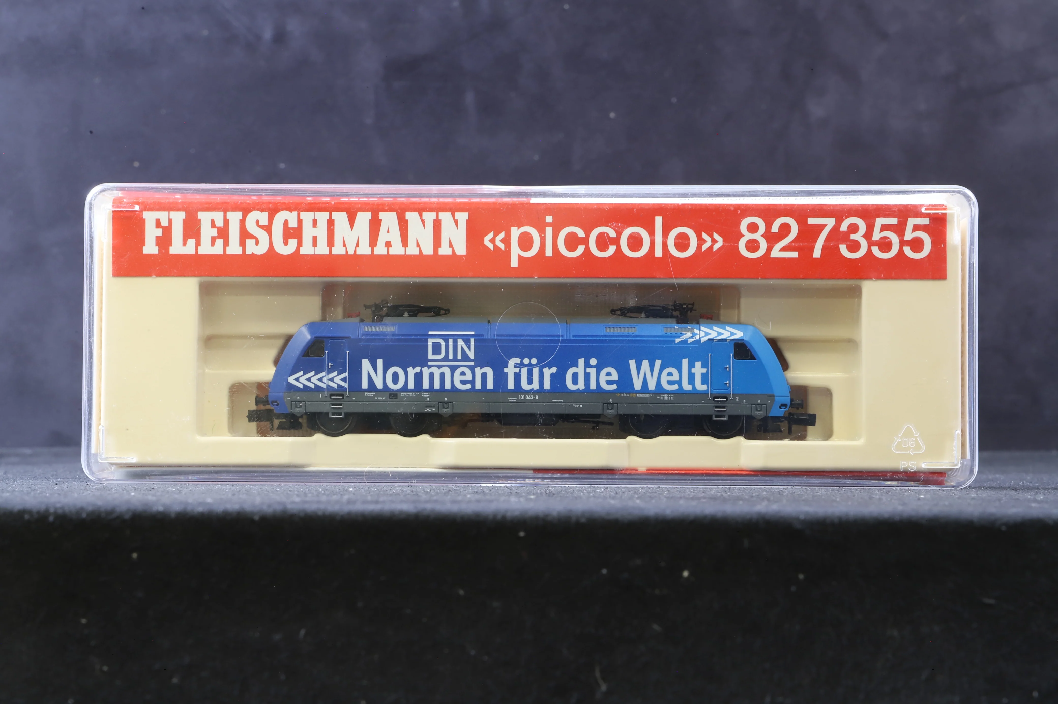 Fleischmann N Gauge 827355 BR 101 in DIN 'Normen für die Welt' Blue Livery